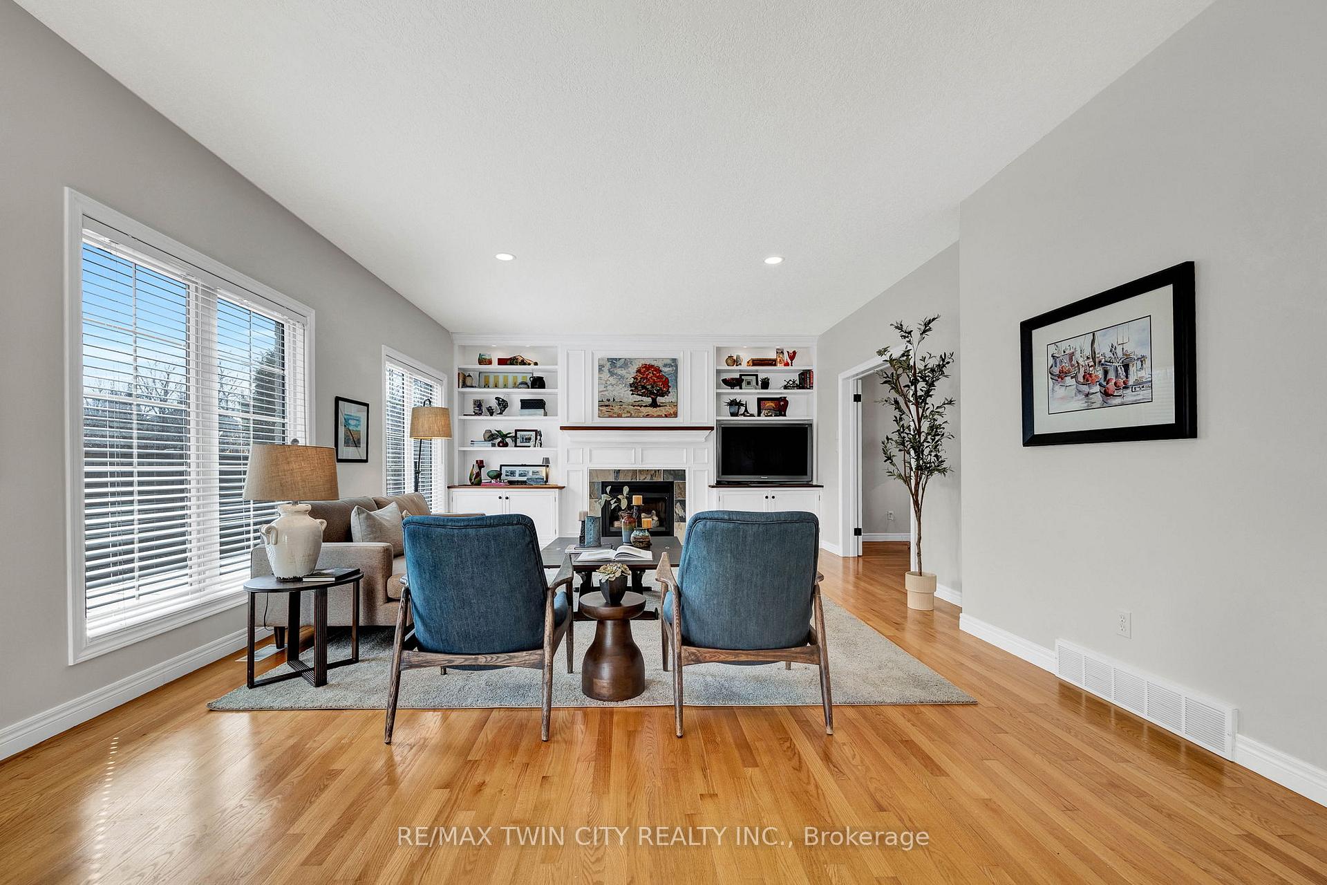 Photo 5 of 635 Honeywood Place, Waterloo — HOMEH