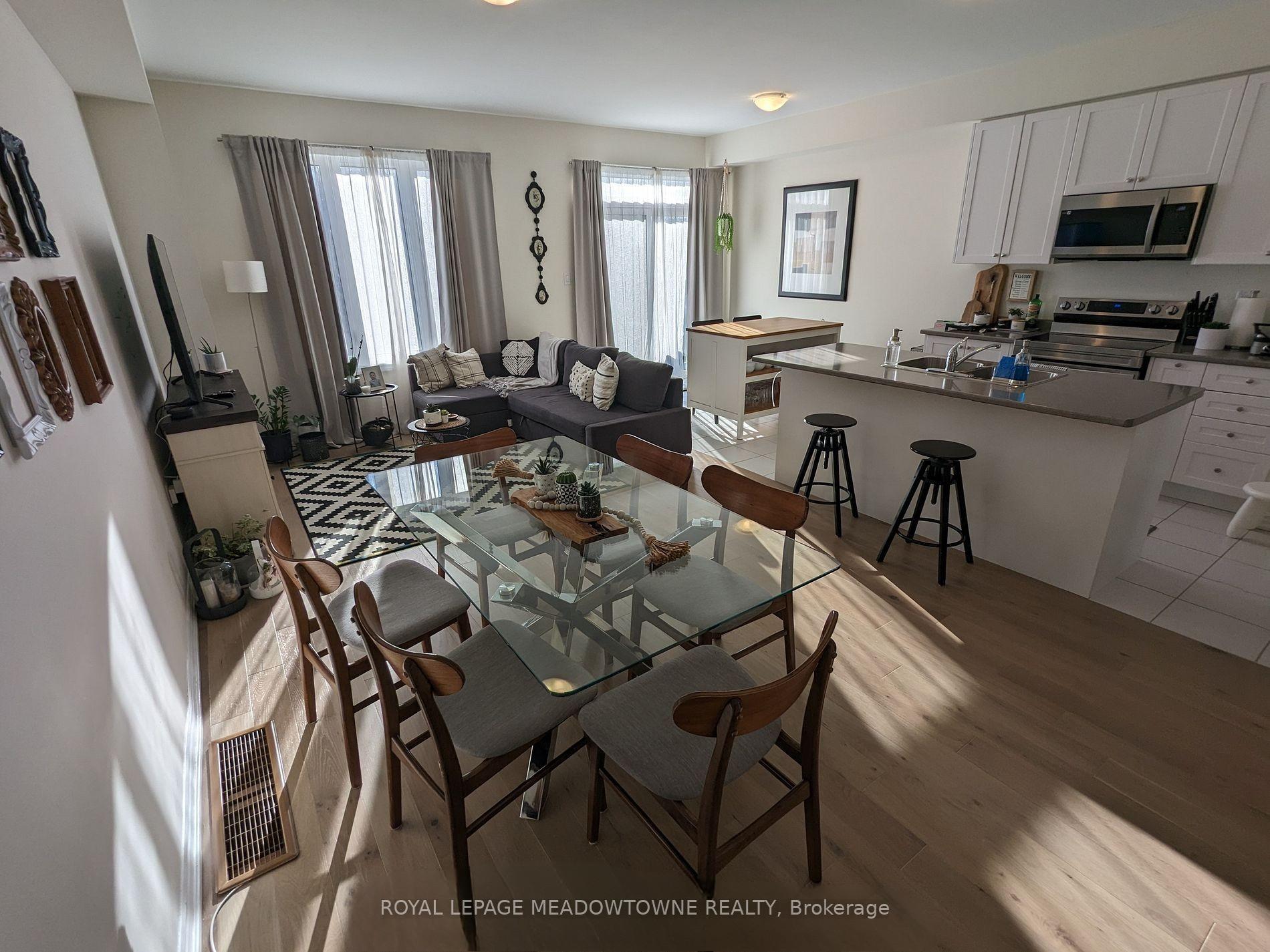 Photo 5 of 28 Sigford Street, Whitby, Rural Whitby — HOMEH