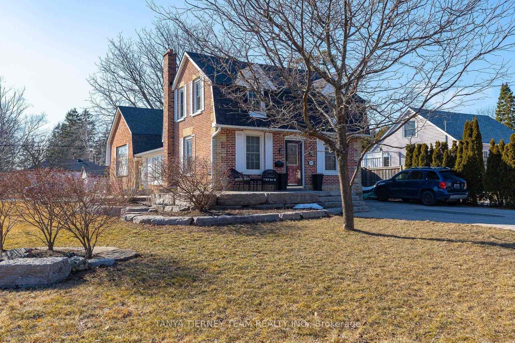 Photo 1 of 206B Palace Street, Whitby, Downtown Whitby — HOMEH
