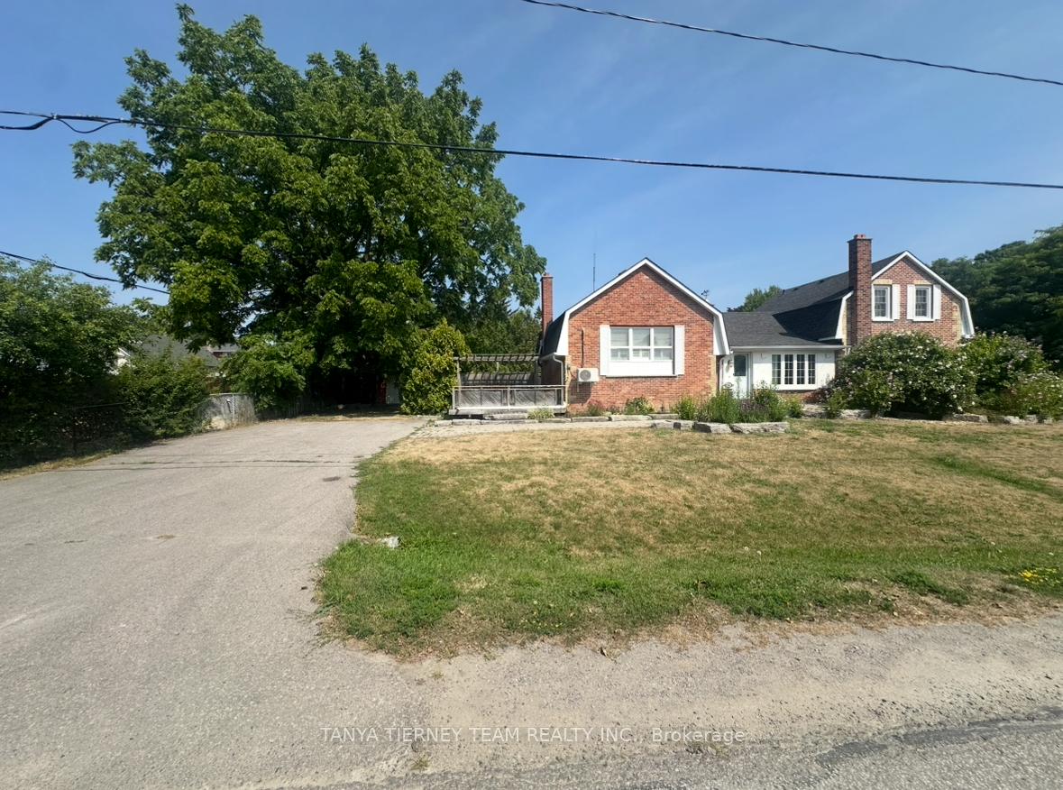 Photo 4 of 206B Palace Street, Whitby, Downtown Whitby — HOMEH