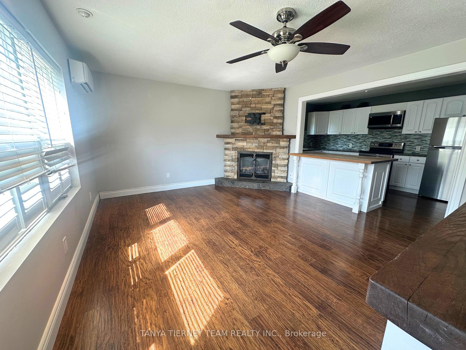 Photo 7 of 206B Palace Street, Whitby, Downtown Whitby — HOMEH