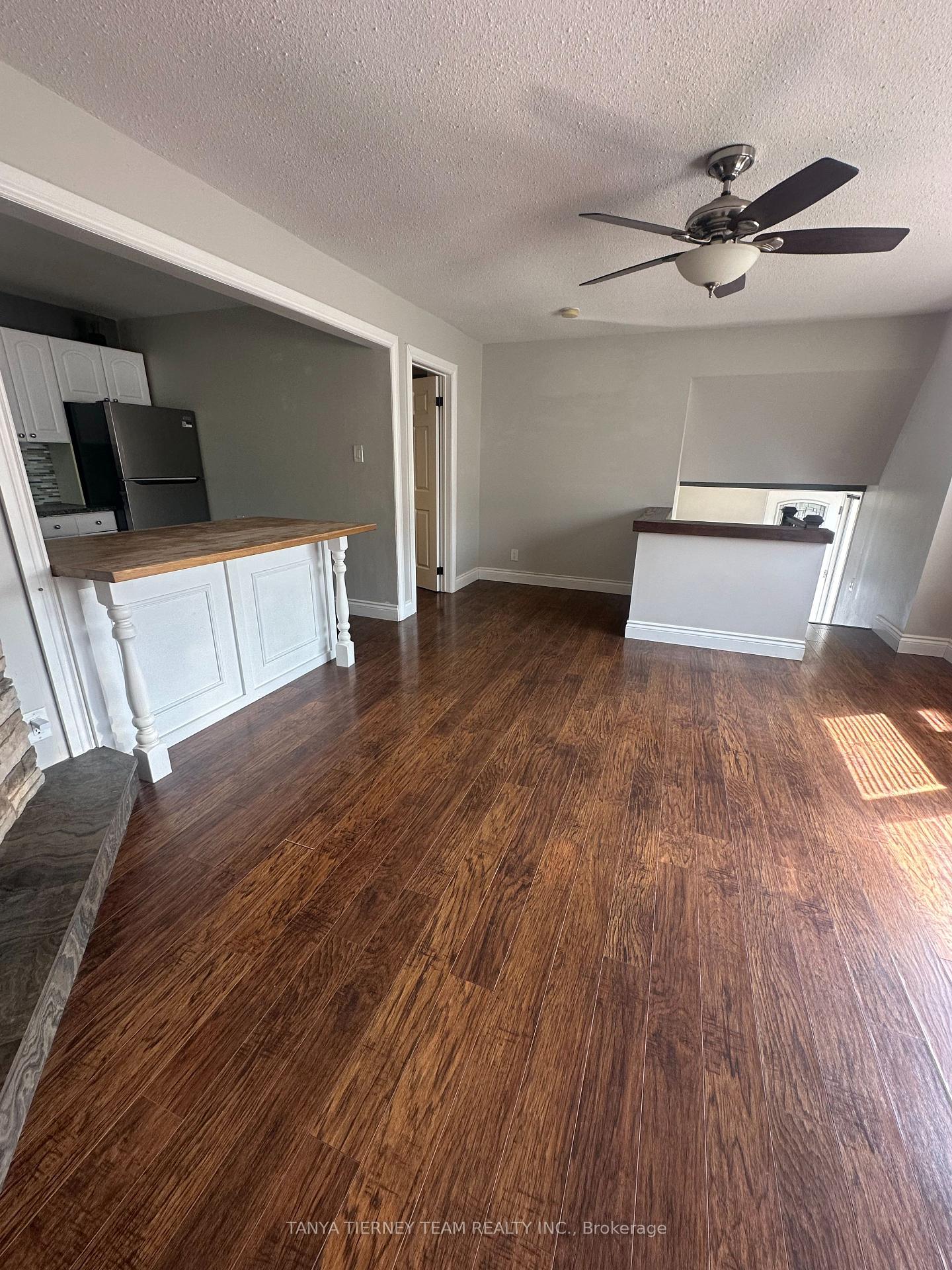 Photo 8 of 206B Palace Street, Whitby, Downtown Whitby — HOMEH