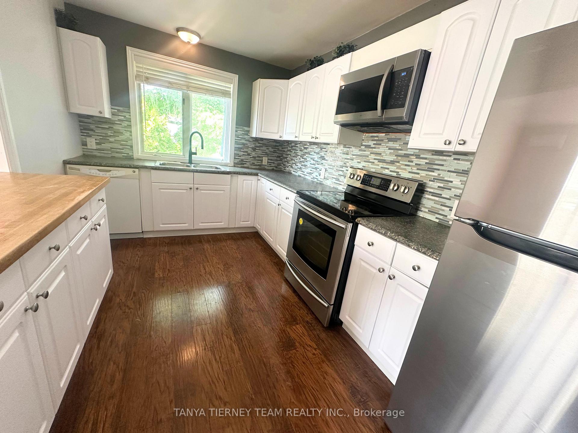 Photo 9 of 206B Palace Street, Whitby, Downtown Whitby — HOMEH