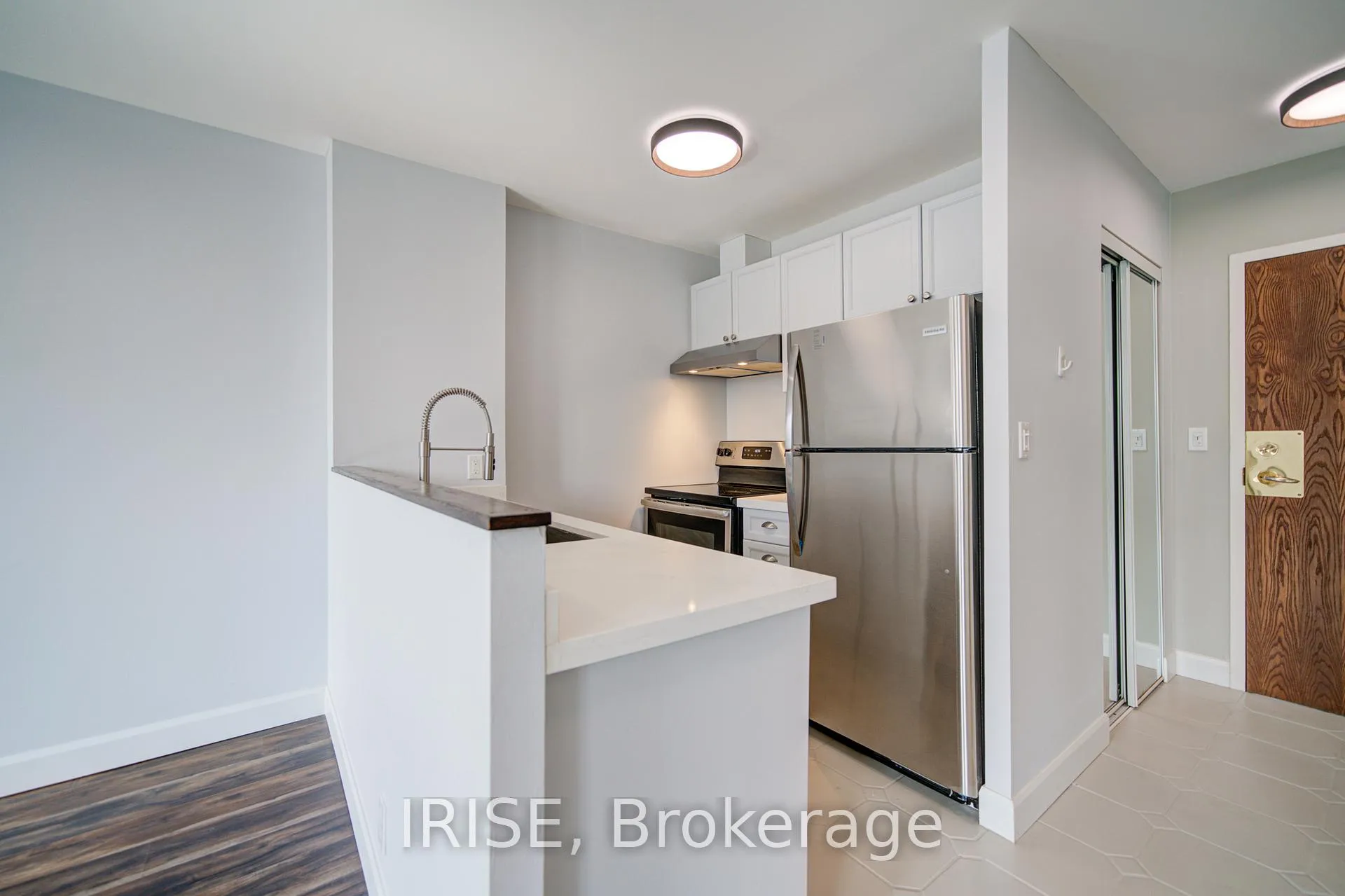 Photo 5 of Unit 504, 135 Maitland St, Toronto, Church-Yonge Corridor — HOMEH