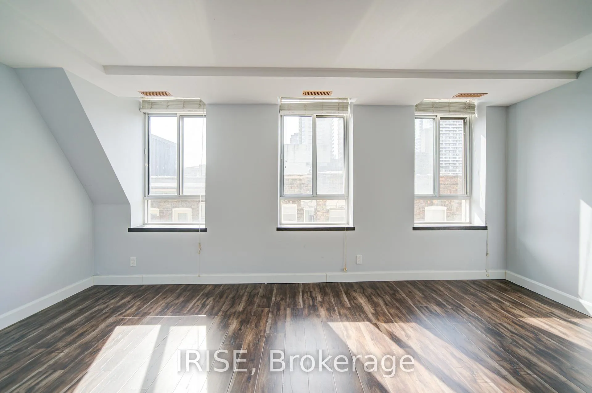 Photo 17 of Unit 504, 135 Maitland St, Toronto, Church-Yonge Corridor — HOMEH