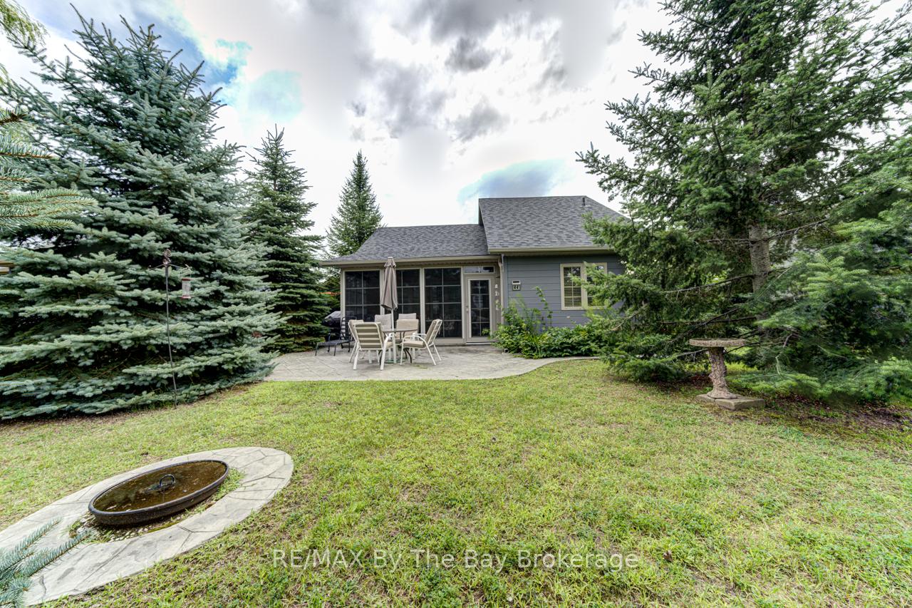 Photo 1 of 44 Cabin Crescent, Wasaga Beach — HOMEH