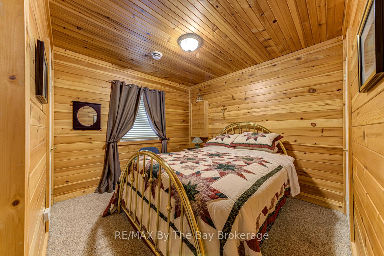 Photo 20 of 44 Cabin Crescent, Wasaga Beach — HOMEH