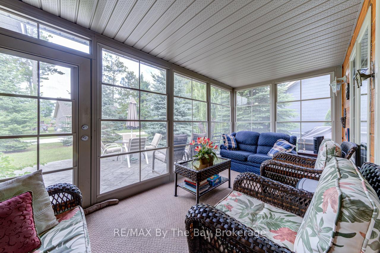 Photo 22 of 44 Cabin Crescent, Wasaga Beach — HOMEH