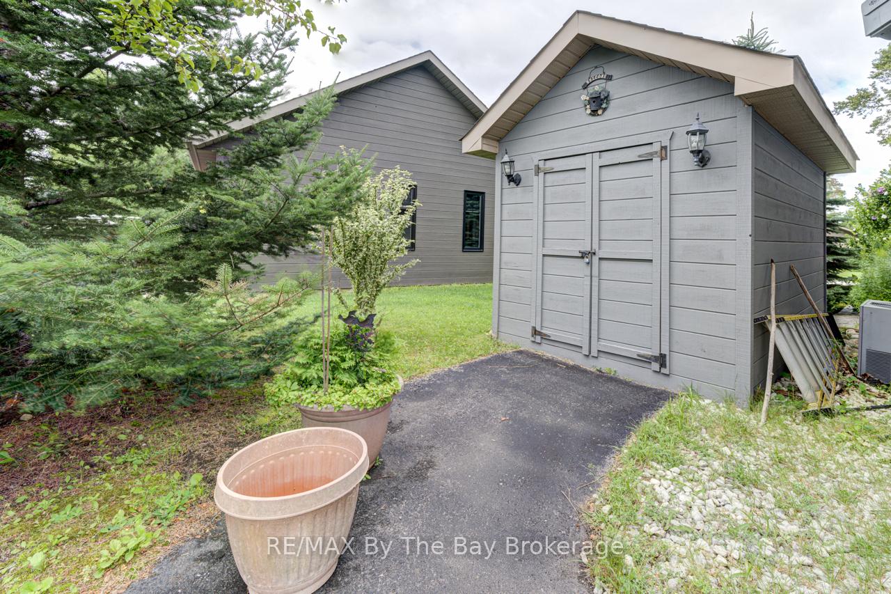 Photo 26 of 44 Cabin Crescent, Wasaga Beach — HOMEH