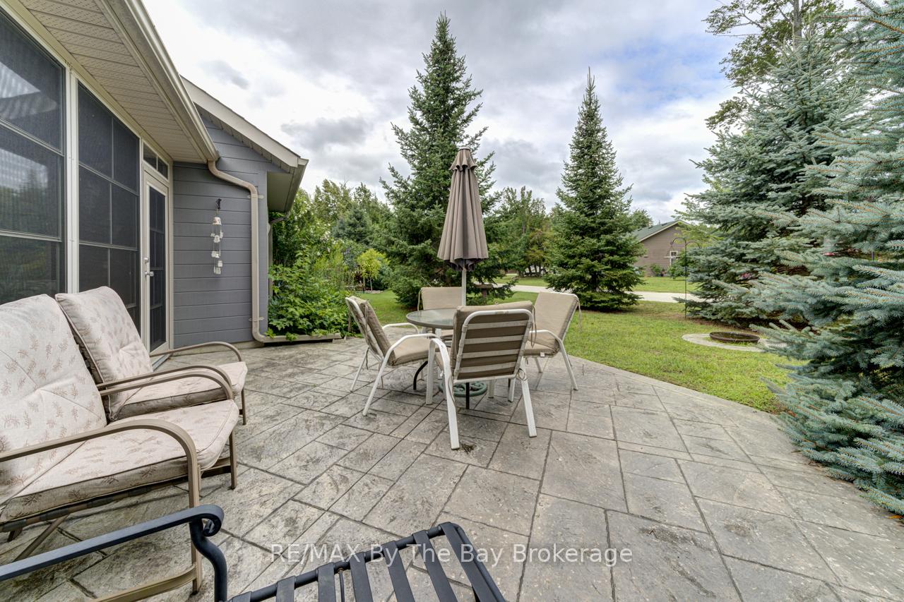 Photo 29 of 44 Cabin Crescent, Wasaga Beach — HOMEH