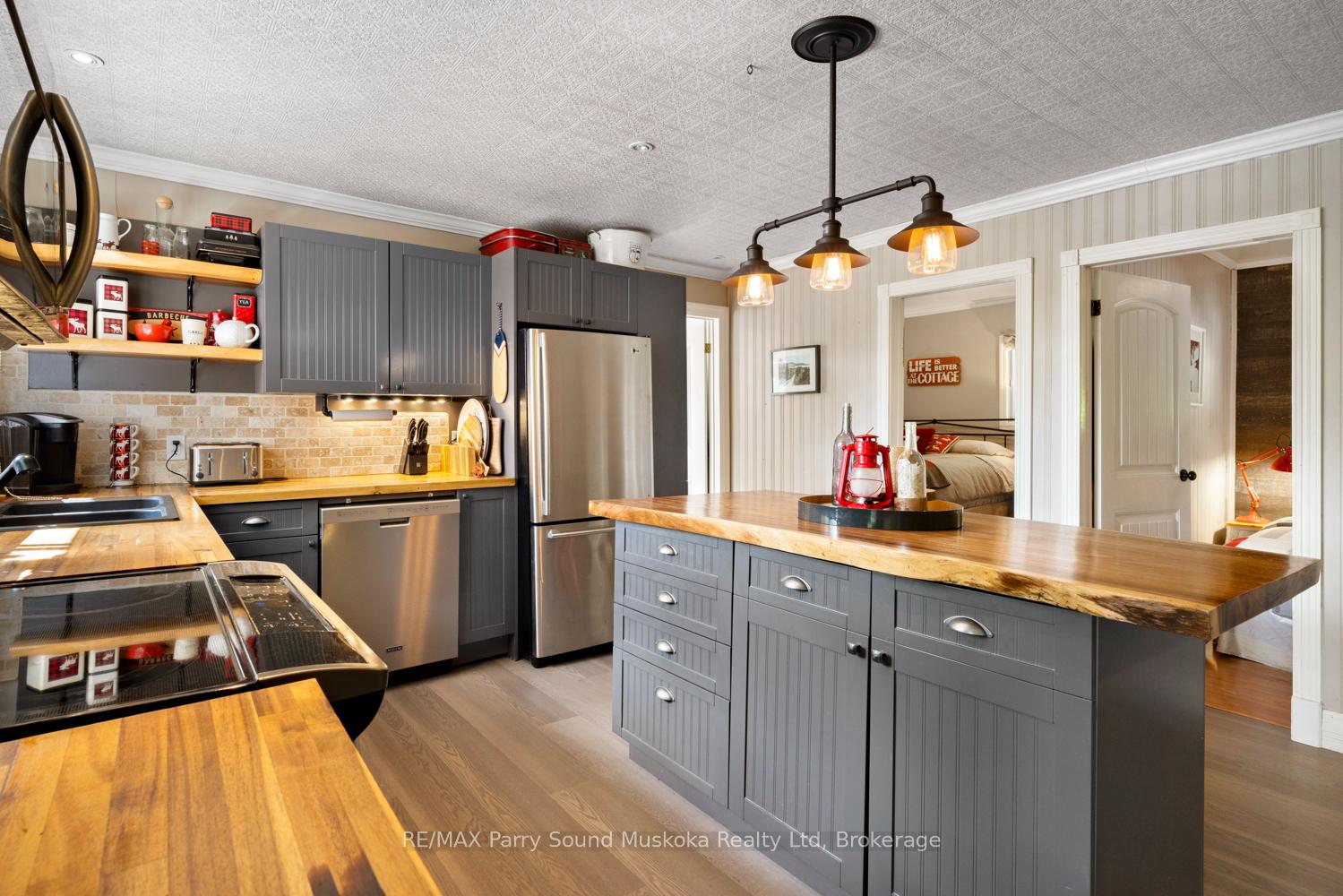 Photo 23 of 74 Captain Estates Rd, Whitestone, Hagerman — HOMEH