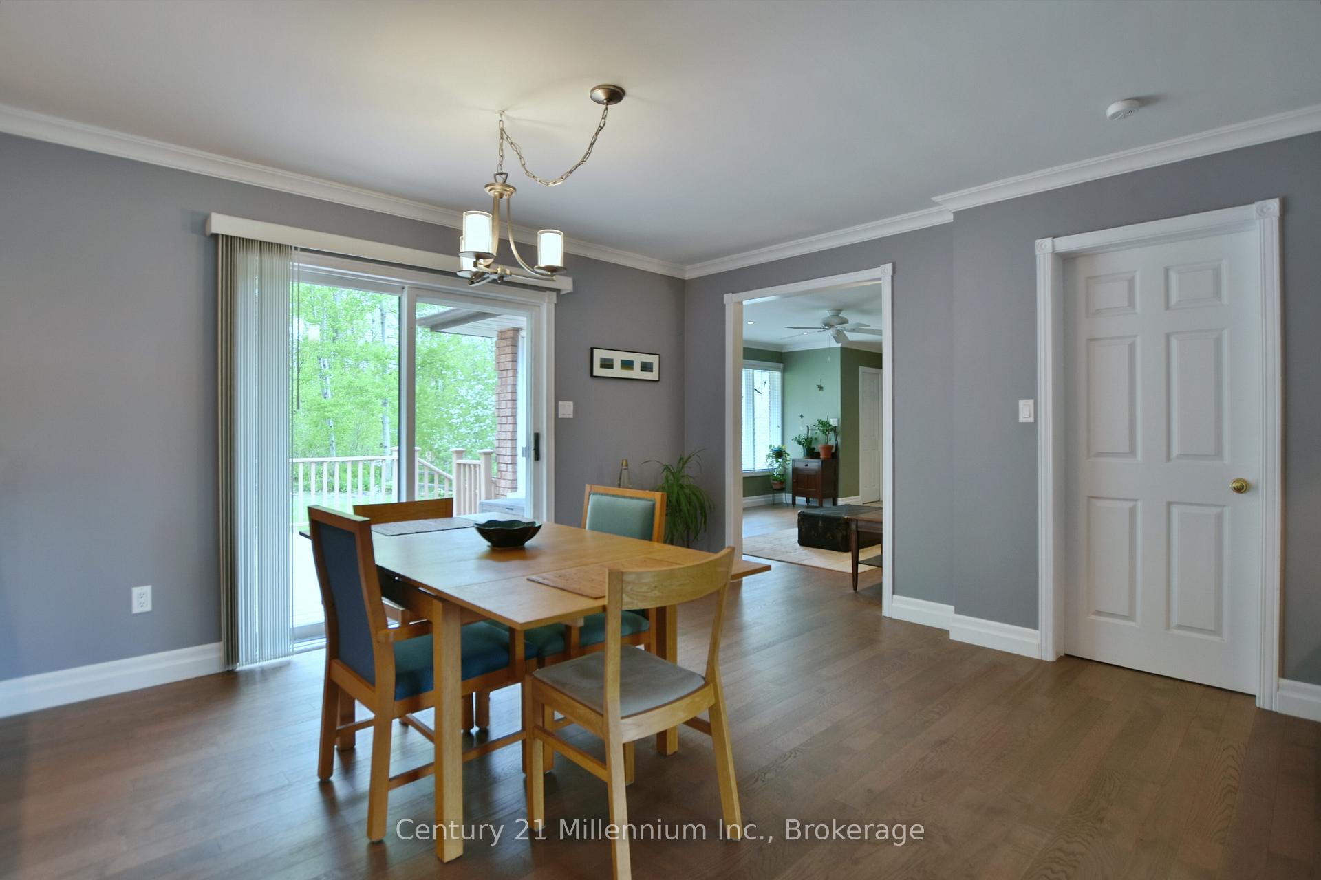 Photo 16 of 48 Indianola Crescent, Wasaga Beach — HOMEH