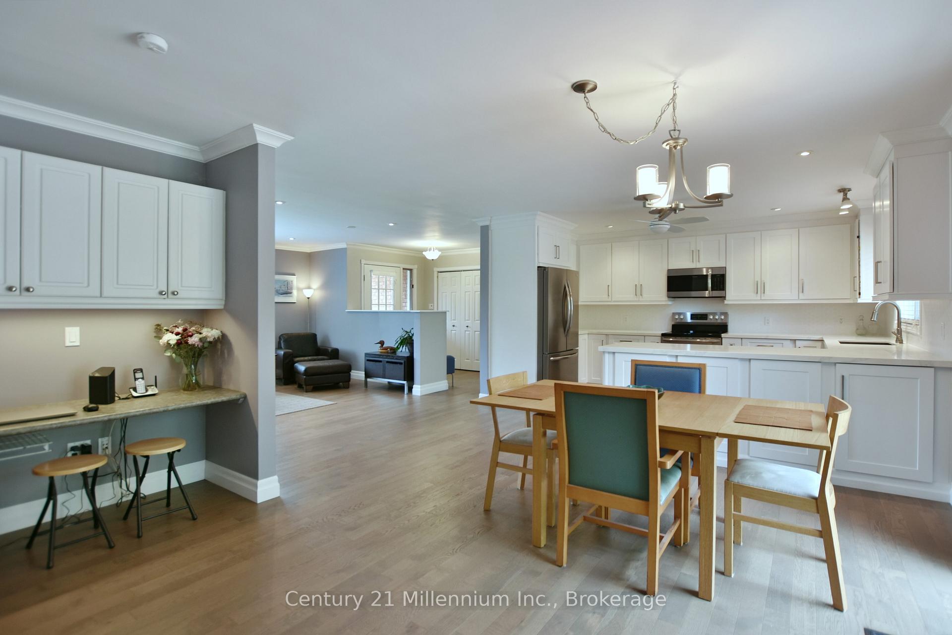 Photo 17 of 48 Indianola Crescent, Wasaga Beach — HOMEH