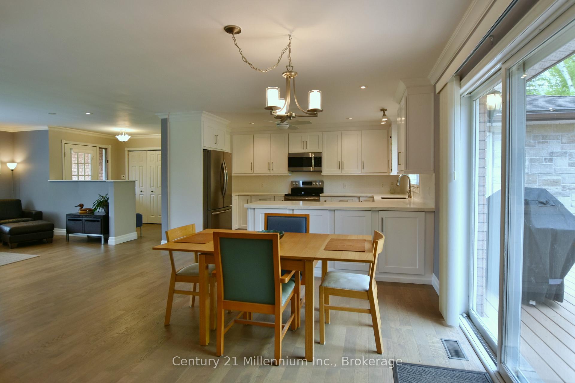 Photo 20 of 48 Indianola Crescent, Wasaga Beach — HOMEH