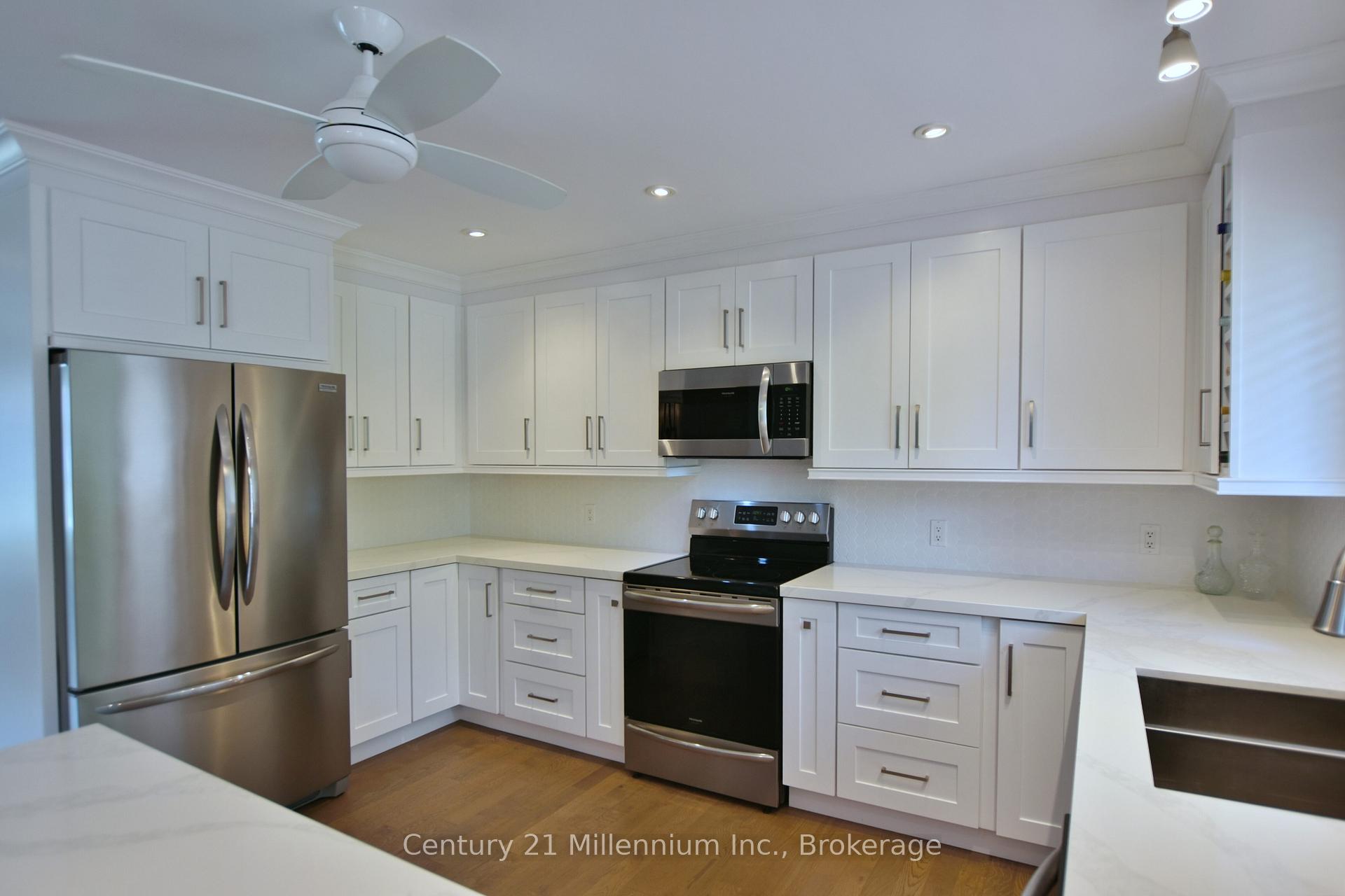 Photo 21 of 48 Indianola Crescent, Wasaga Beach — HOMEH