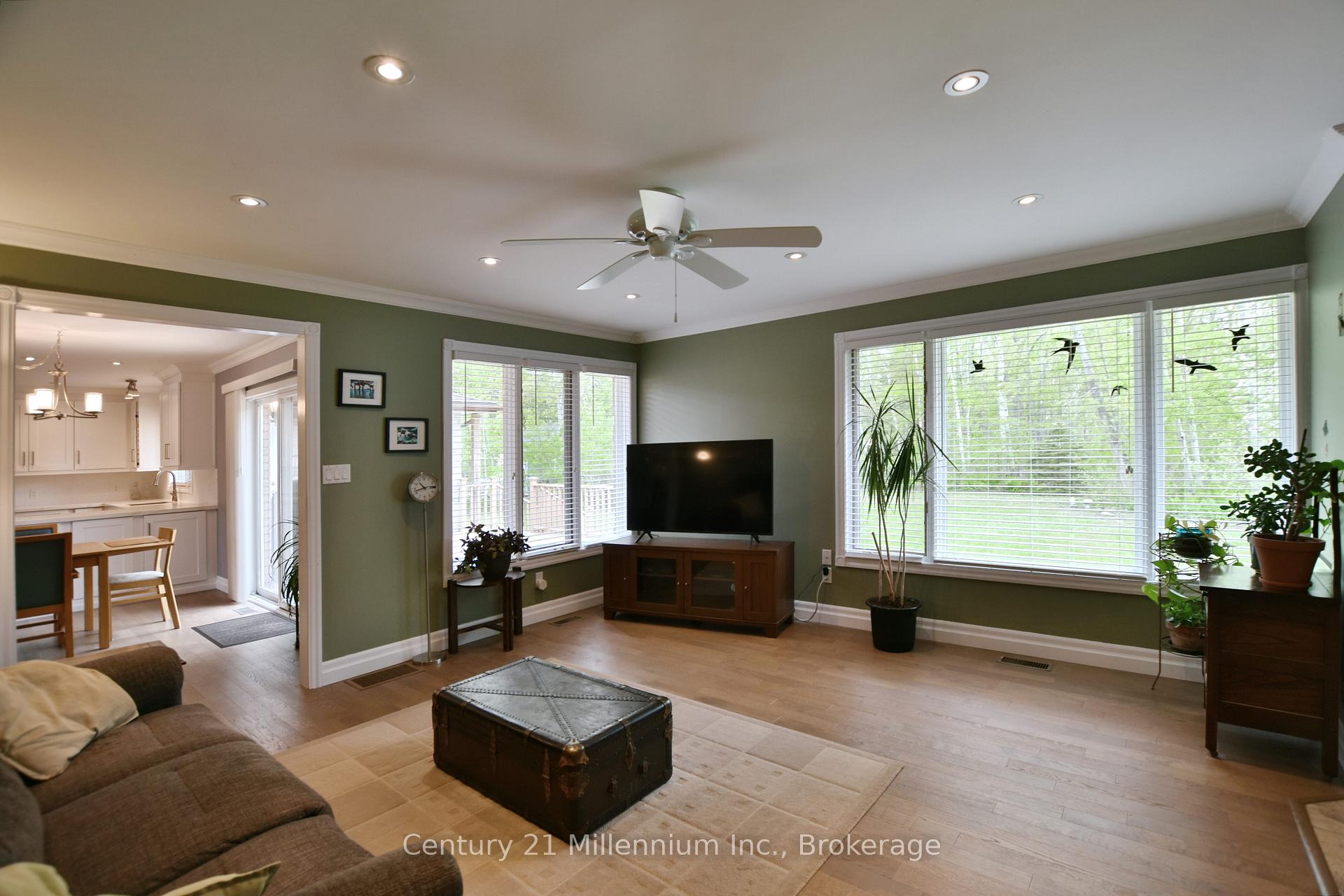 Photo 26 of 48 Indianola Crescent, Wasaga Beach — HOMEH