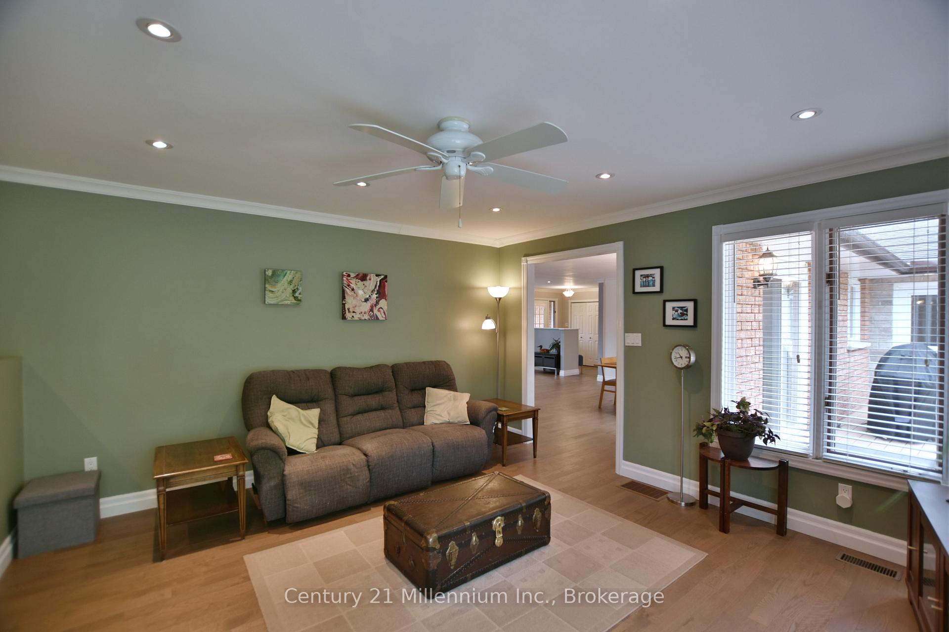 Photo 27 of 48 Indianola Crescent, Wasaga Beach — HOMEH