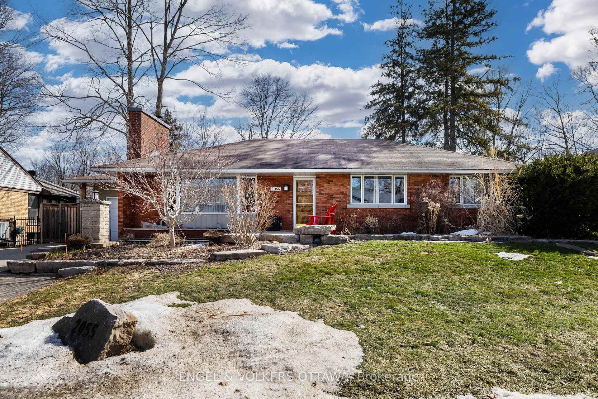 Photo 1 of 2055 Thorne Avenue, Ottawa, Alta Vista/Faircrest Heights — HOMEH