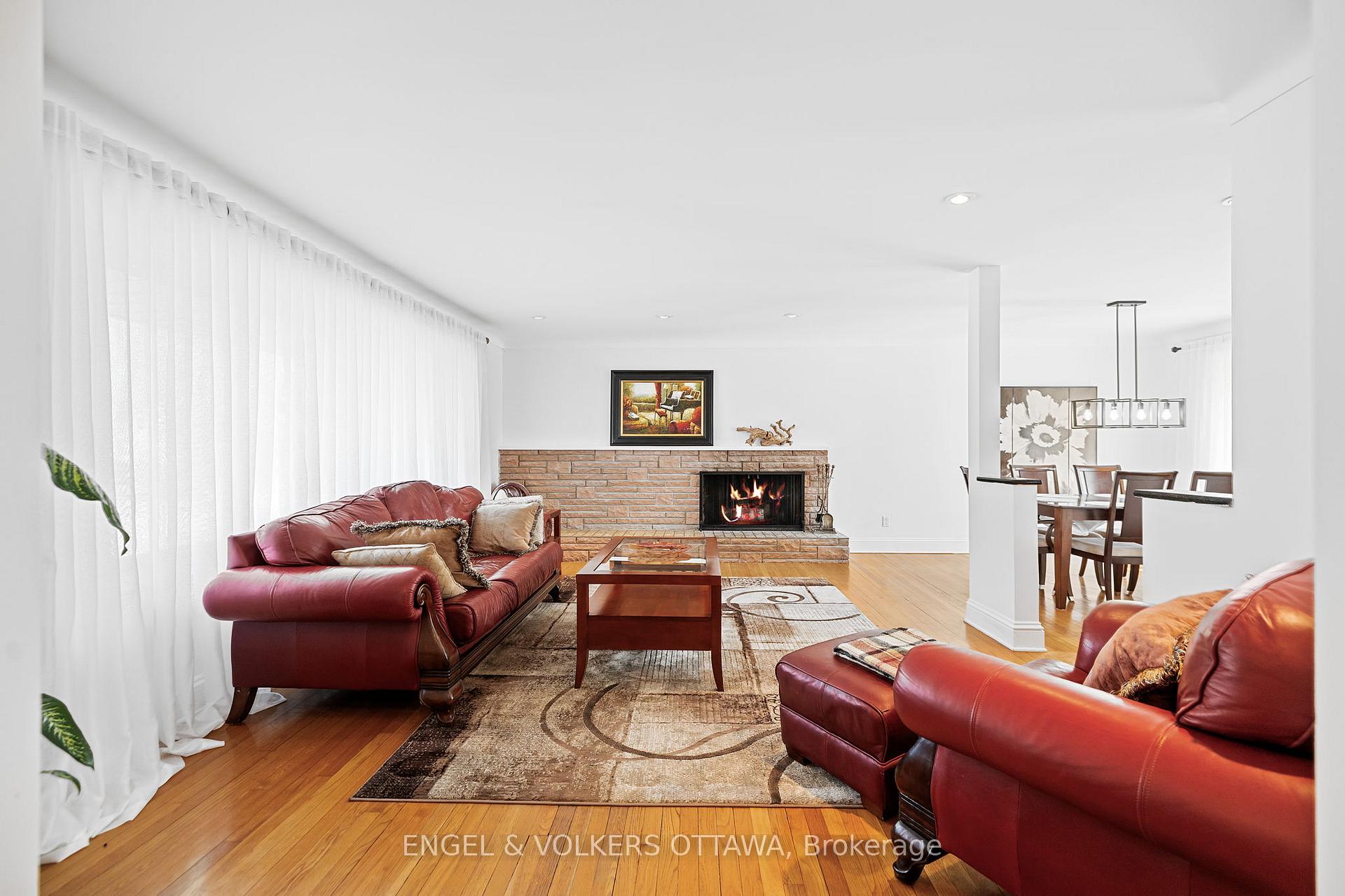 Photo 4 of 2055 Thorne Avenue, Ottawa, Alta Vista/Faircrest Heights — HOMEH