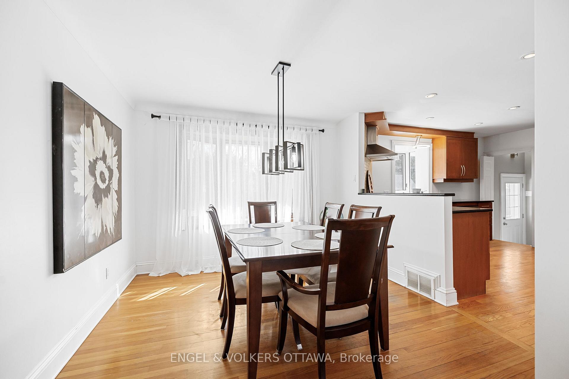Photo 6 of 2055 Thorne Avenue, Ottawa, Alta Vista/Faircrest Heights — HOMEH