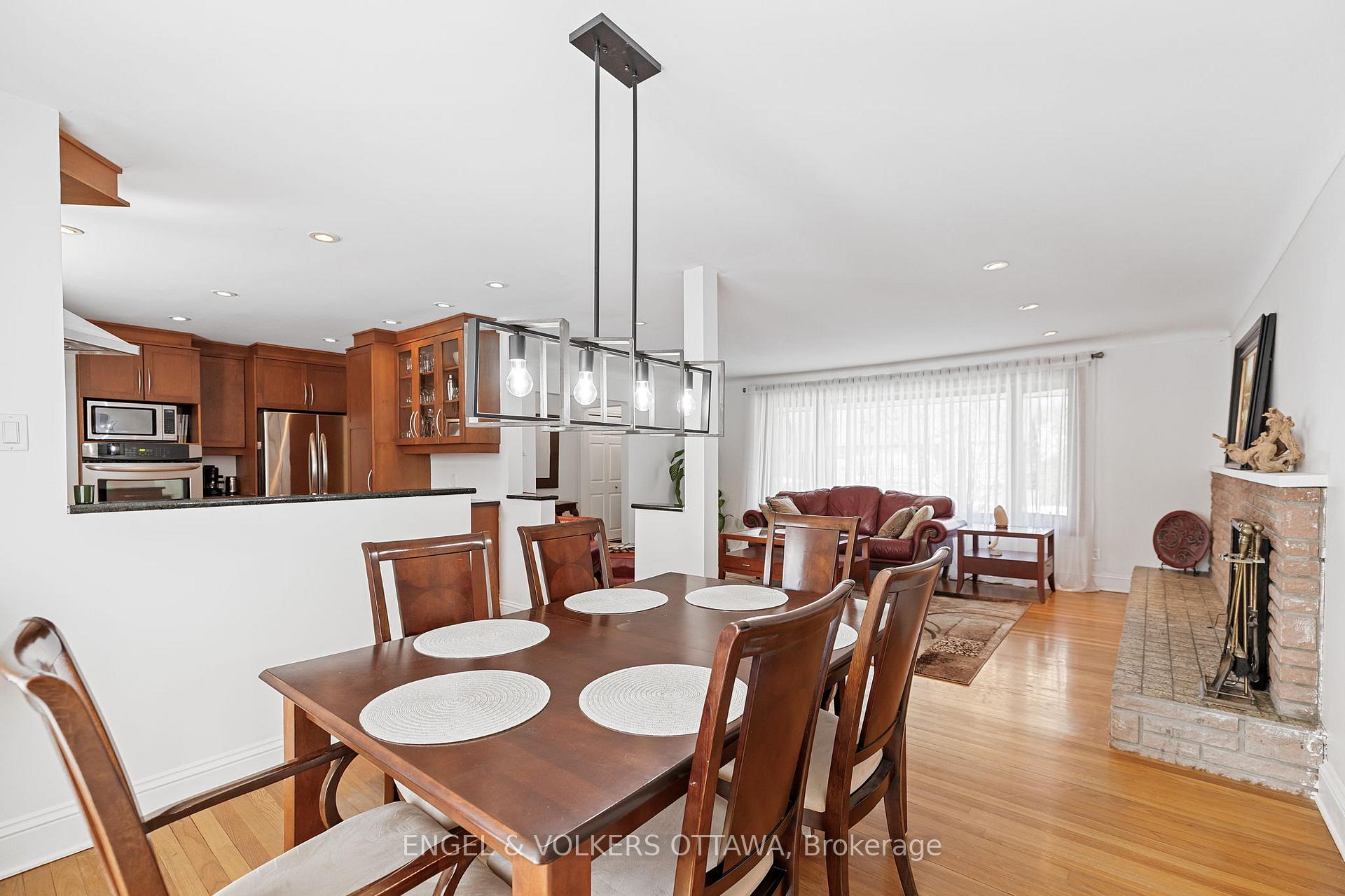 Photo 11 of 2055 Thorne Avenue, Ottawa, Alta Vista/Faircrest Heights — HOMEH