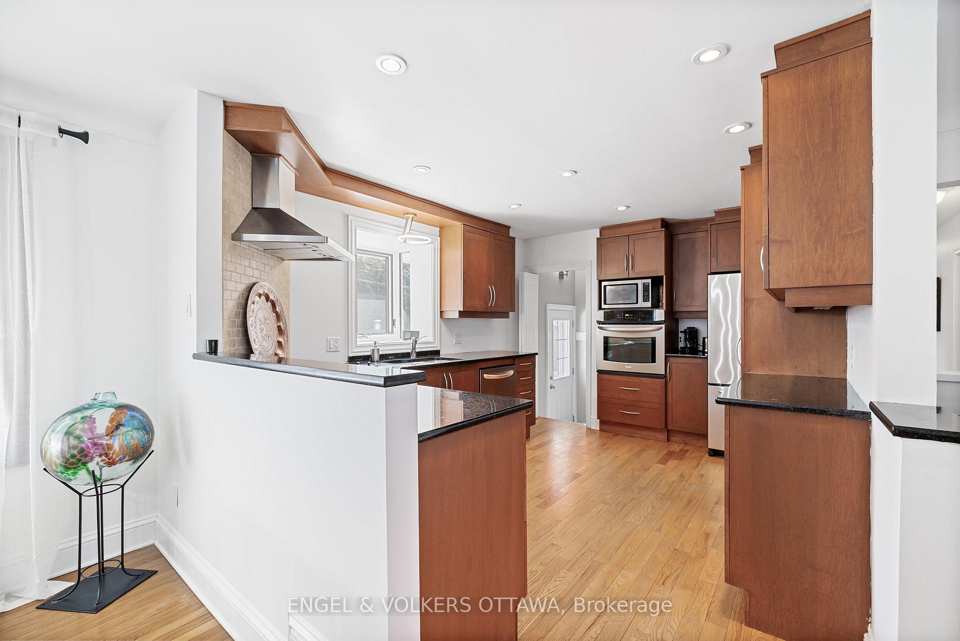 Photo 14 of 2055 Thorne Avenue, Ottawa, Alta Vista/Faircrest Heights — HOMEH