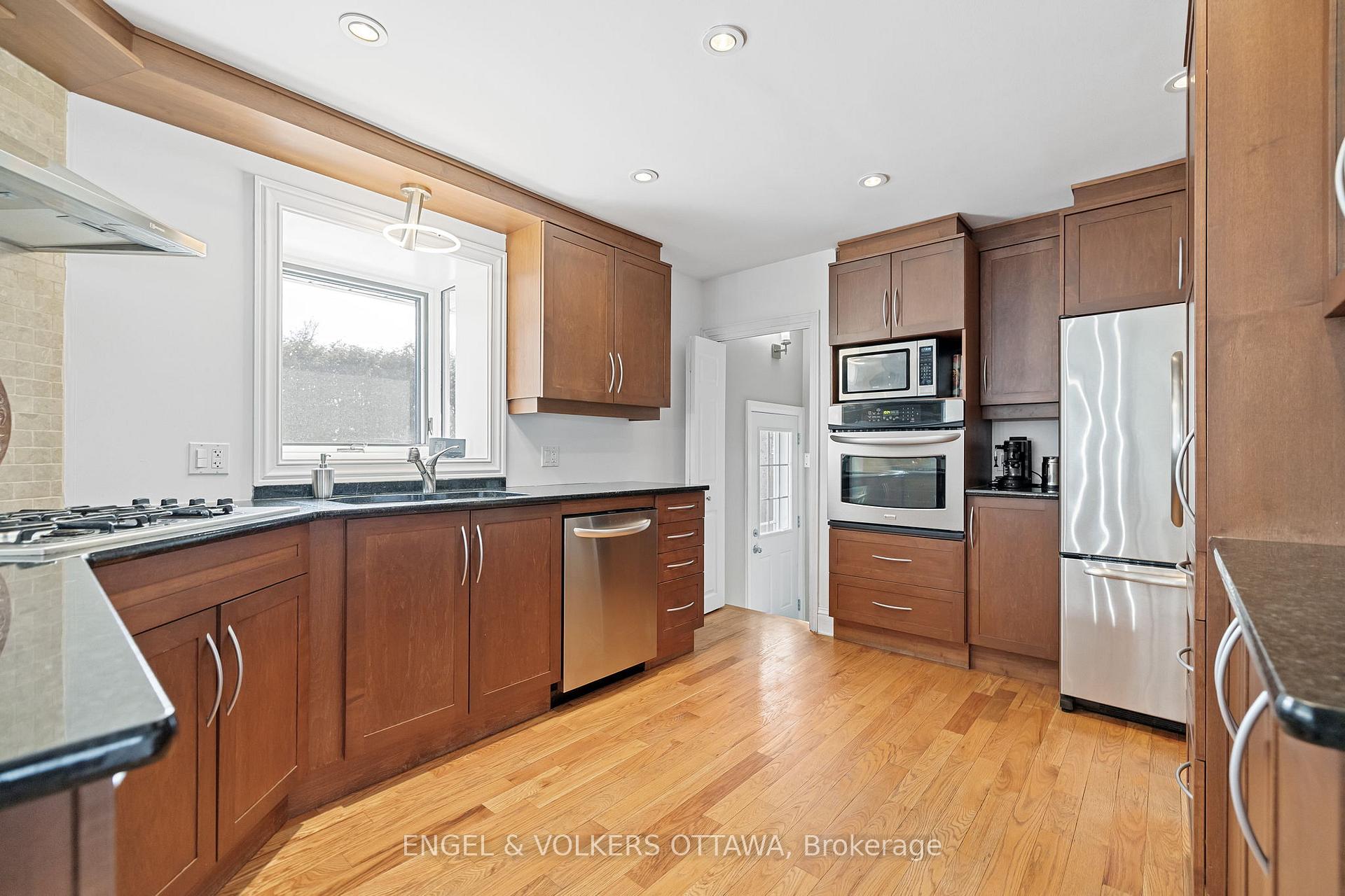 Photo 9 of 2055 Thorne Avenue, Ottawa, Alta Vista/Faircrest Heights — HOMEH