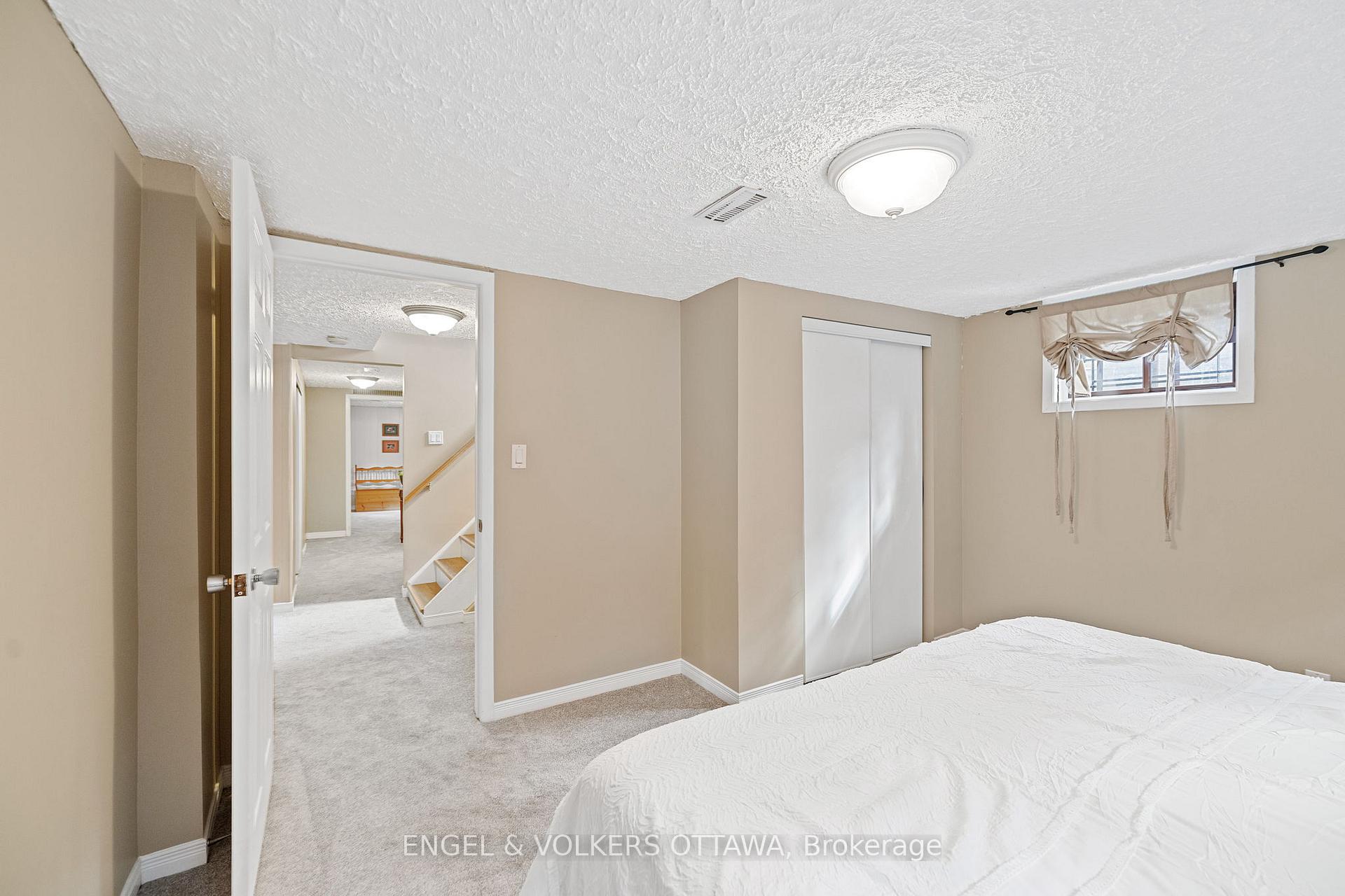 Photo 30 of 2055 Thorne Avenue, Ottawa, Alta Vista/Faircrest Heights — HOMEH
