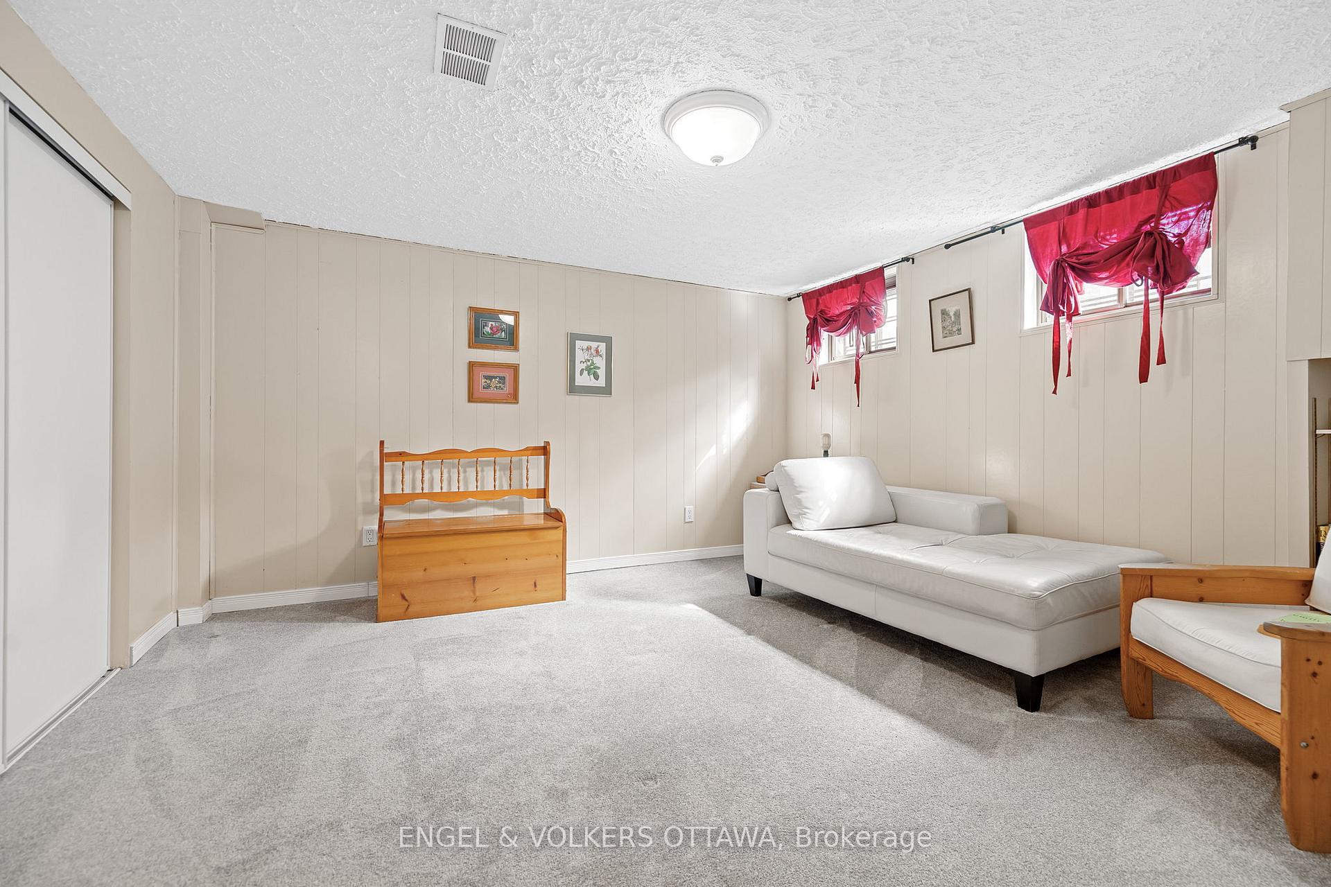 Photo 26 of 2055 Thorne Avenue, Ottawa, Alta Vista/Faircrest Heights — HOMEH