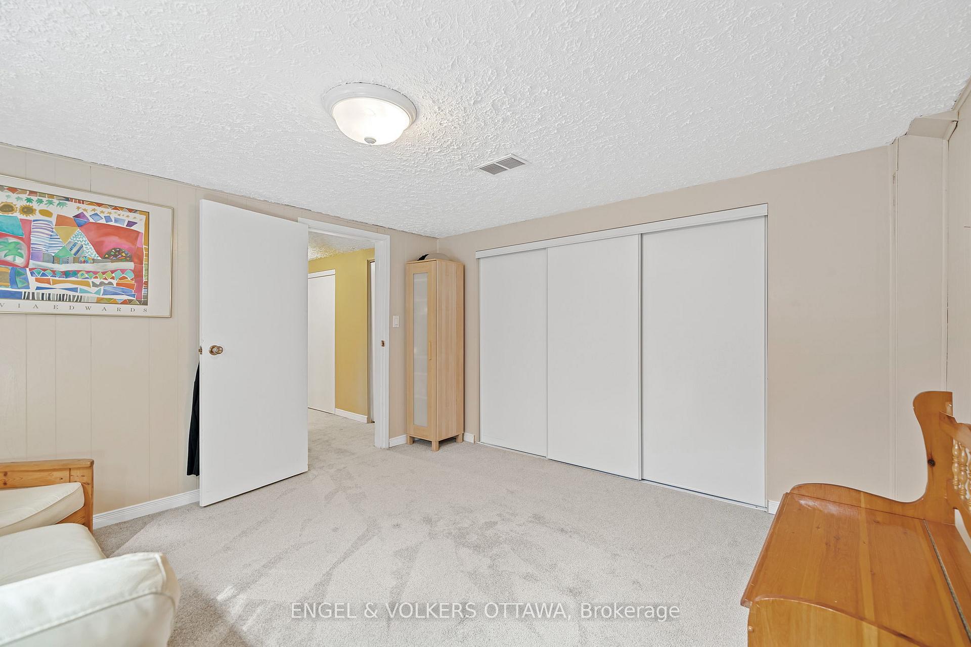 Photo 27 of 2055 Thorne Avenue, Ottawa, Alta Vista/Faircrest Heights — HOMEH