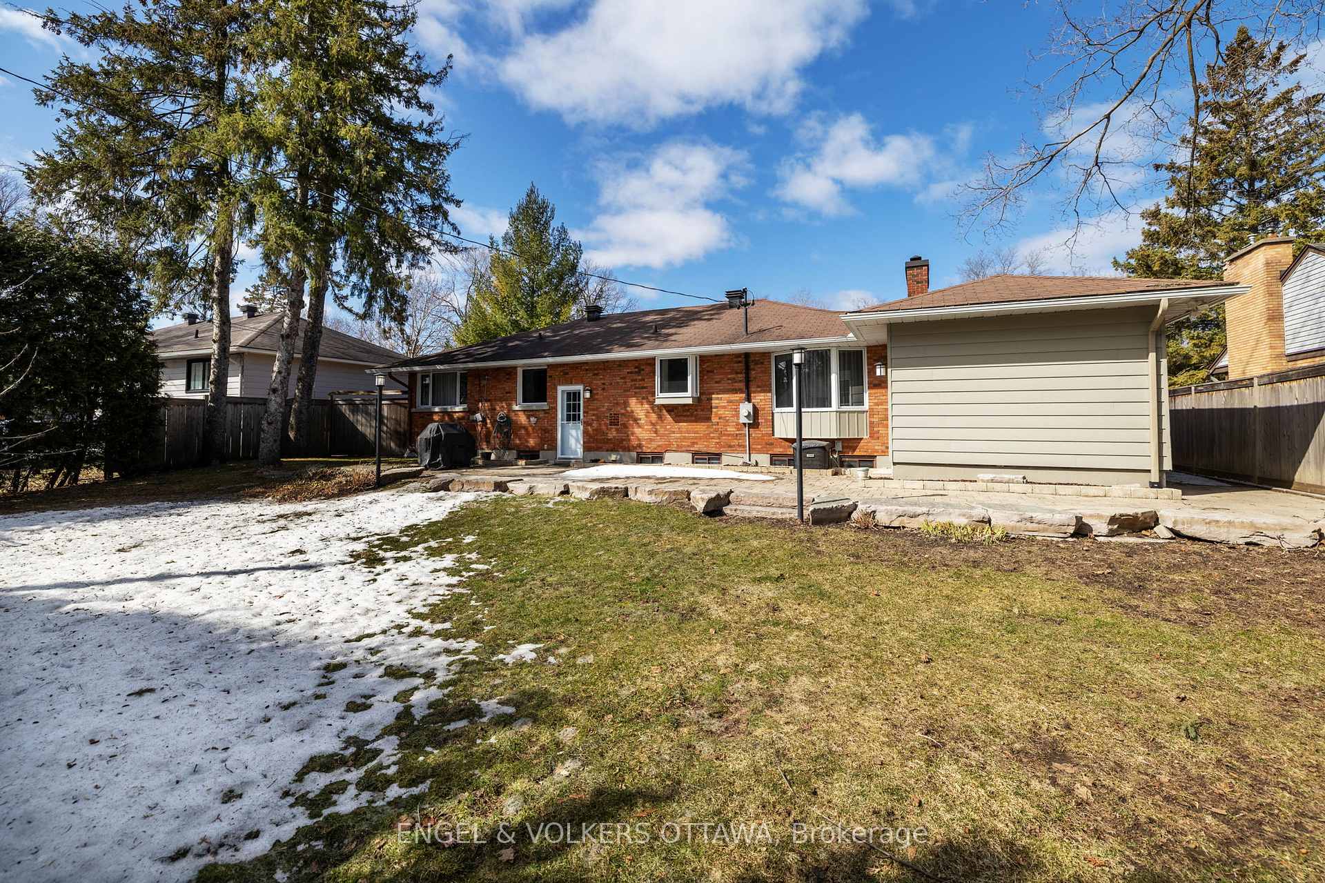 Photo 34 of 2055 Thorne Avenue, Ottawa, Alta Vista/Faircrest Heights — HOMEH