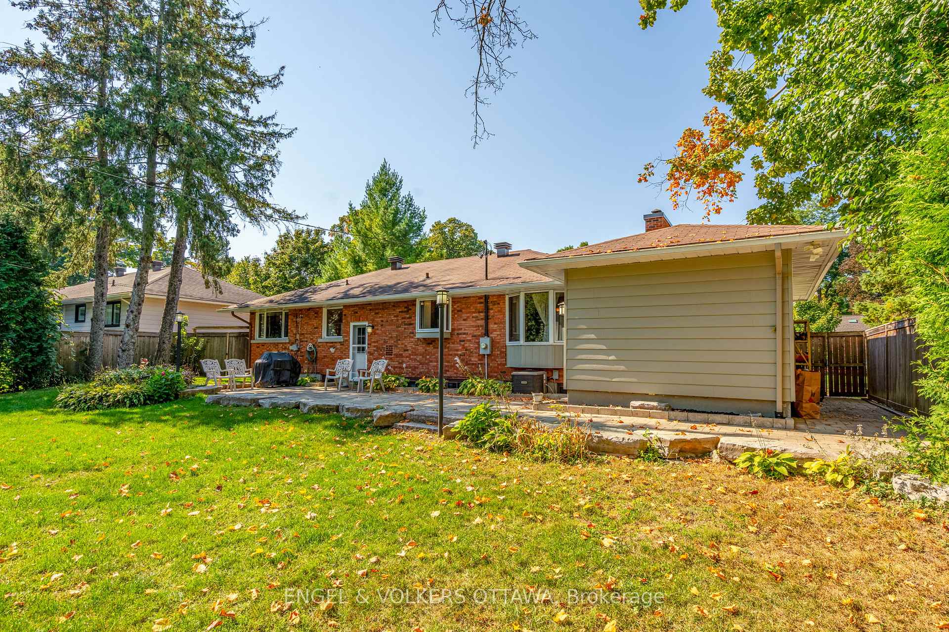 Photo 35 of 2055 Thorne Avenue, Ottawa, Alta Vista/Faircrest Heights — HOMEH