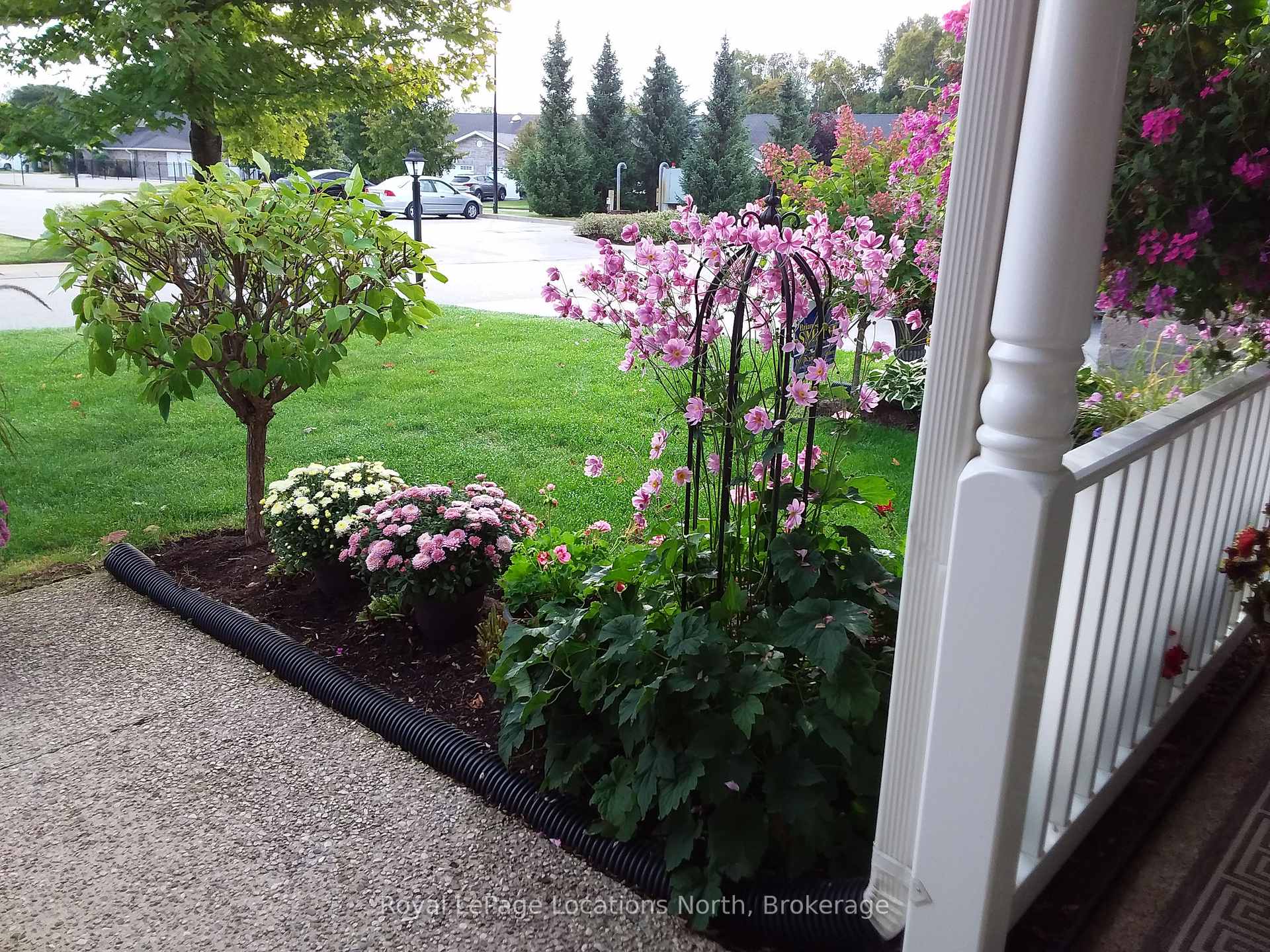 Photo 2 of 56 Garden Grove Crescent, Wasaga Beach — HOMEH