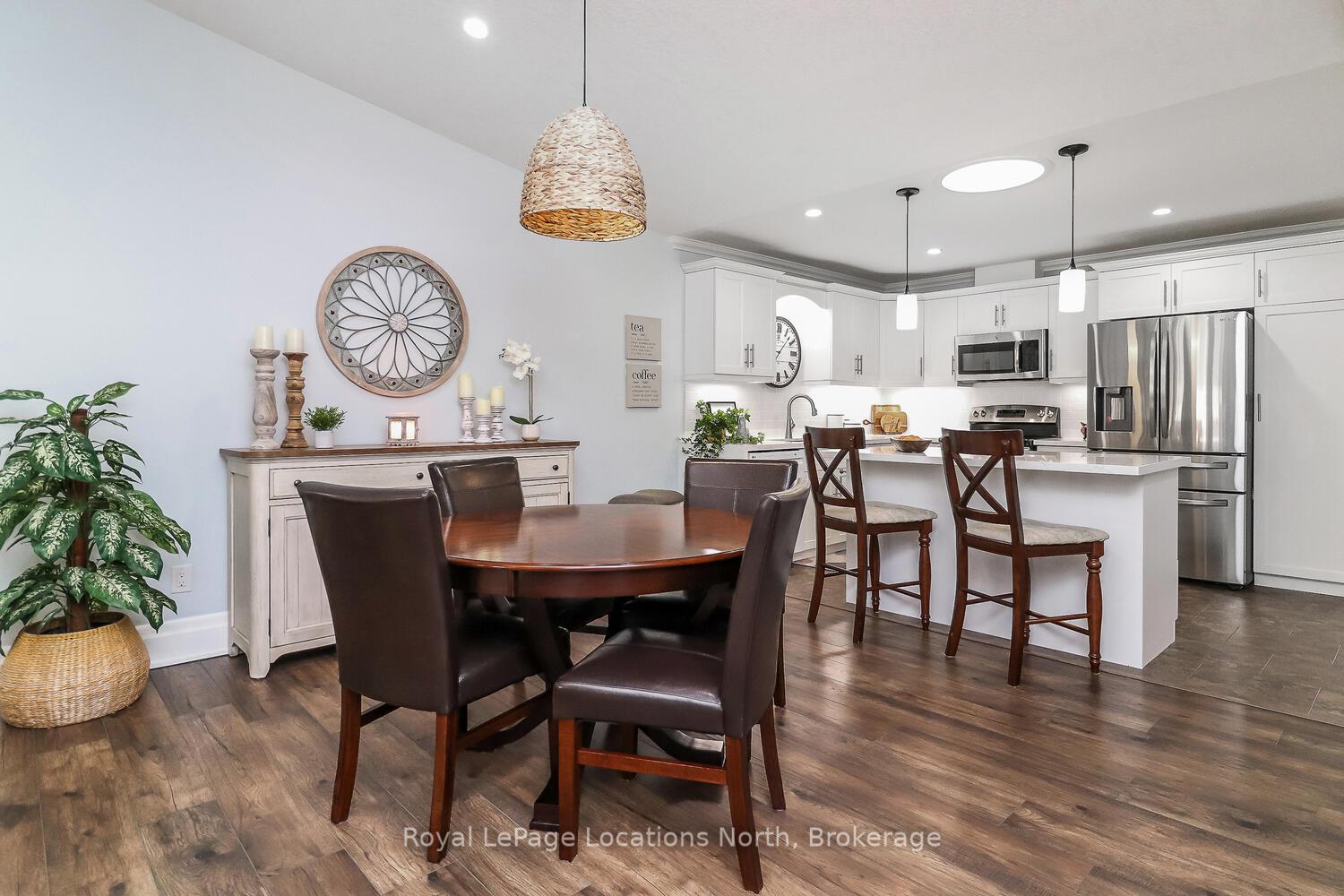 Photo 16 of 56 Garden Grove Crescent, Wasaga Beach — HOMEH