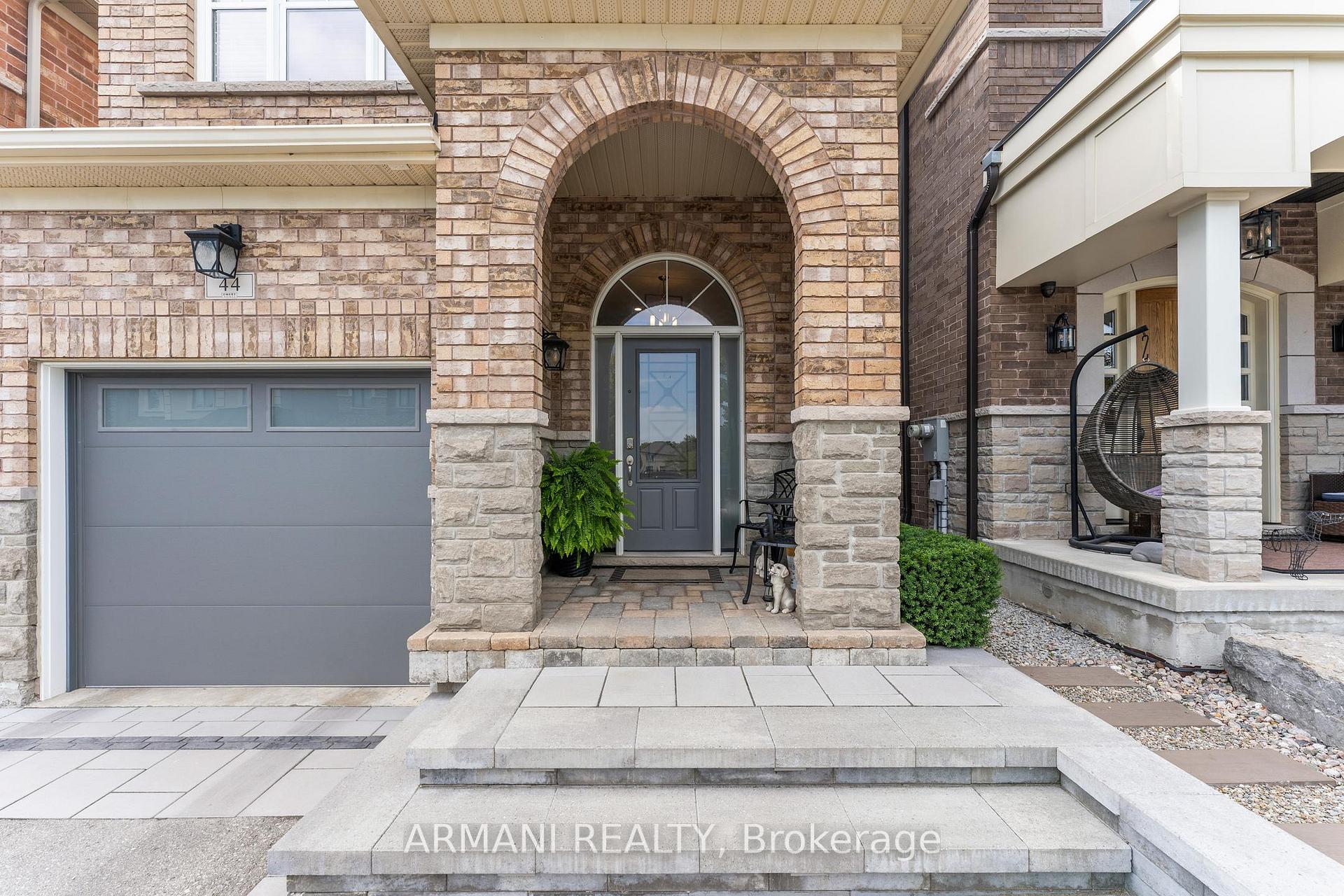 Photo 4 of 44 Alex Black Street, Vaughan, Patterson — HOMEH
