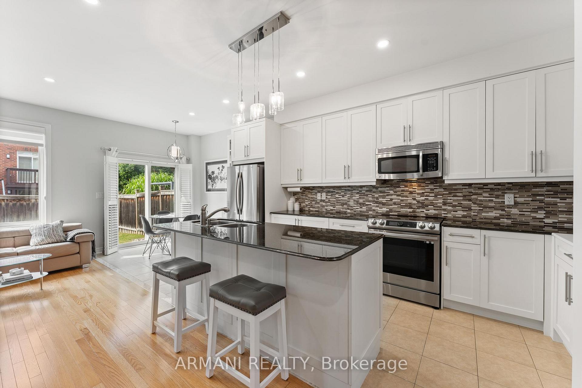 Photo 12 of 44 Alex Black Street, Vaughan, Patterson — HOMEH