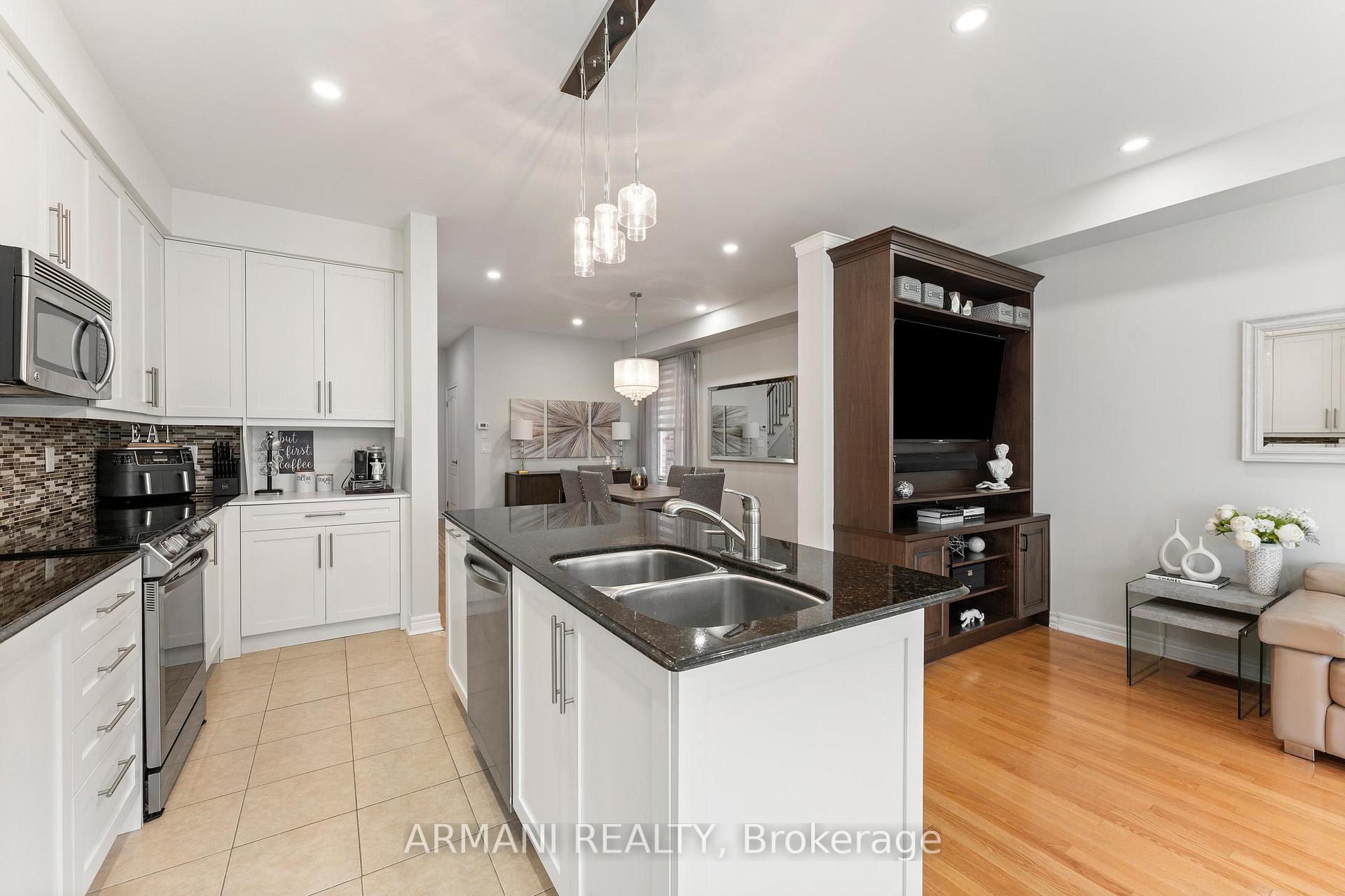 Photo 13 of 44 Alex Black Street, Vaughan, Patterson — HOMEH