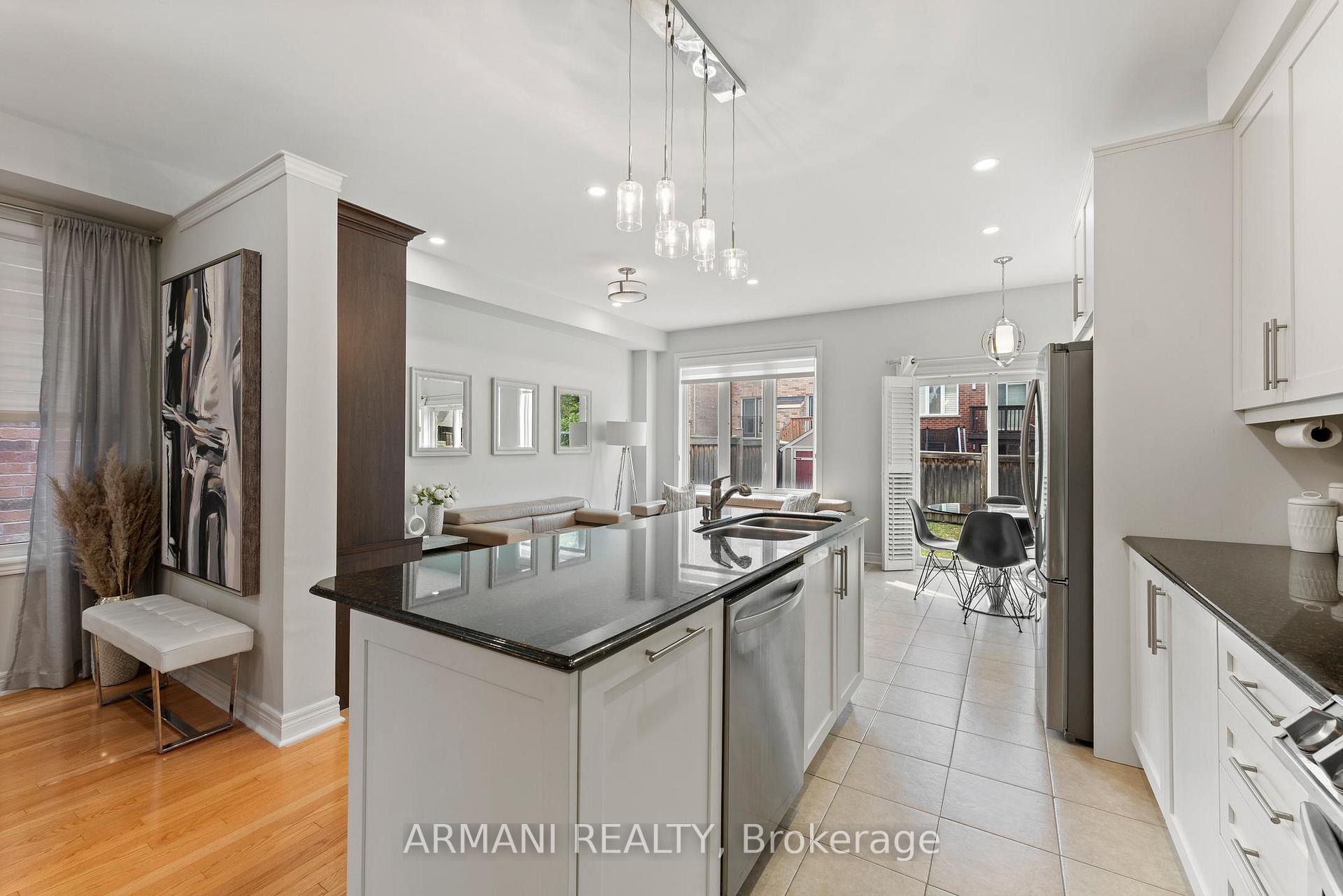 Photo 14 of 44 Alex Black Street, Vaughan, Patterson — HOMEH