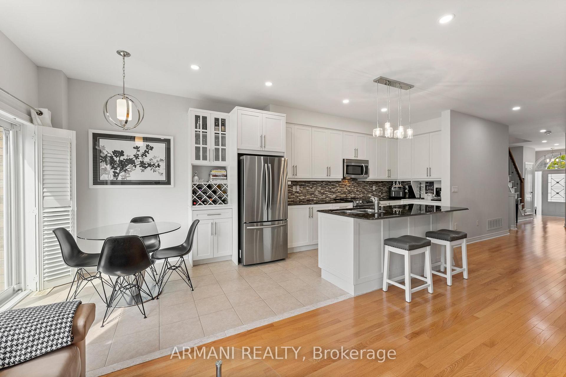 Photo 16 of 44 Alex Black Street, Vaughan, Patterson — HOMEH
