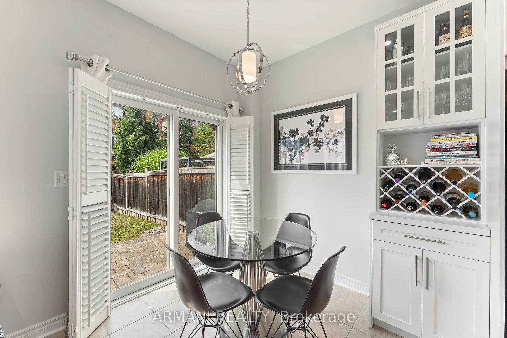 Photo 17 of 44 Alex Black Street, Vaughan, Patterson — HOMEH