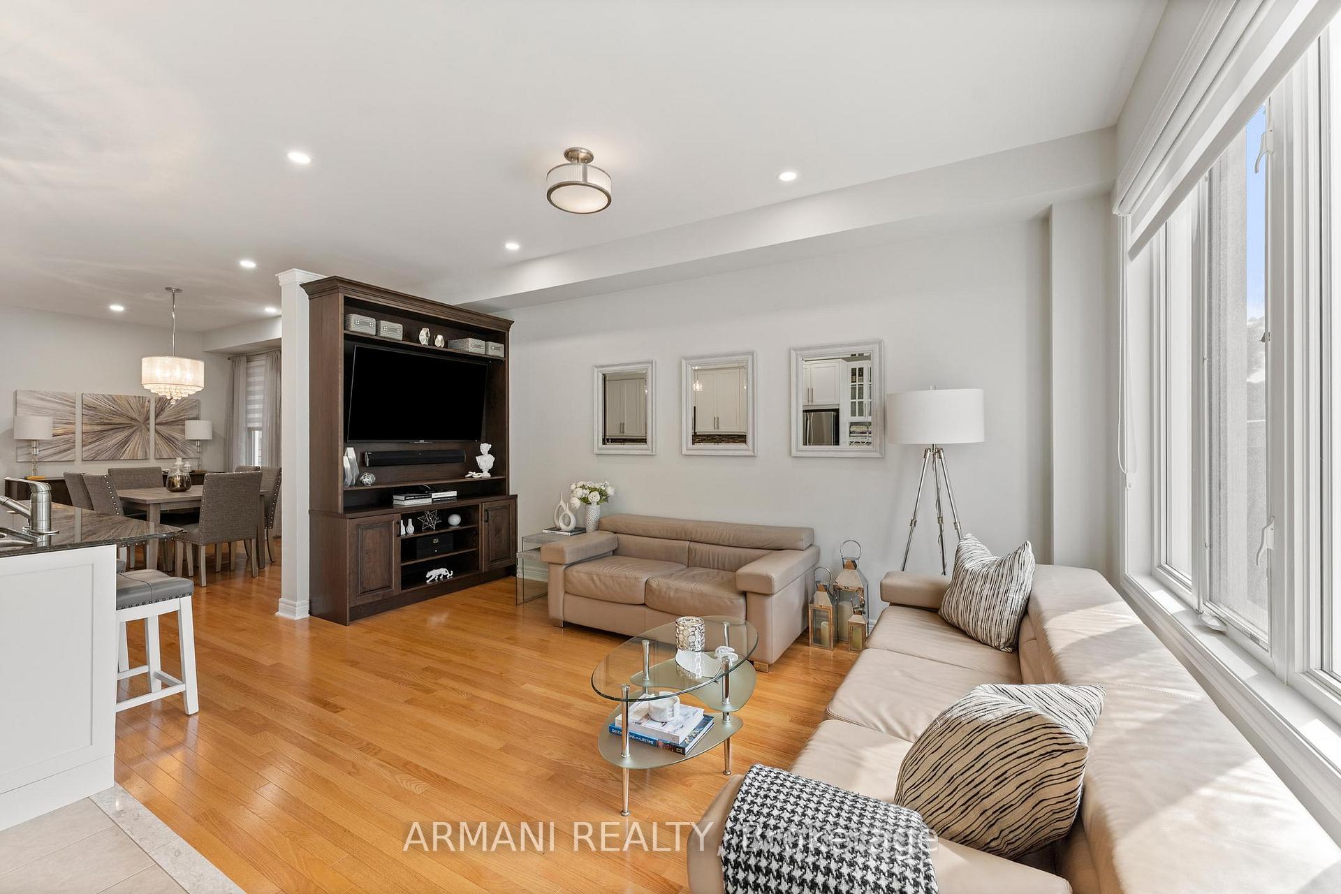 Photo 18 of 44 Alex Black Street, Vaughan, Patterson — HOMEH
