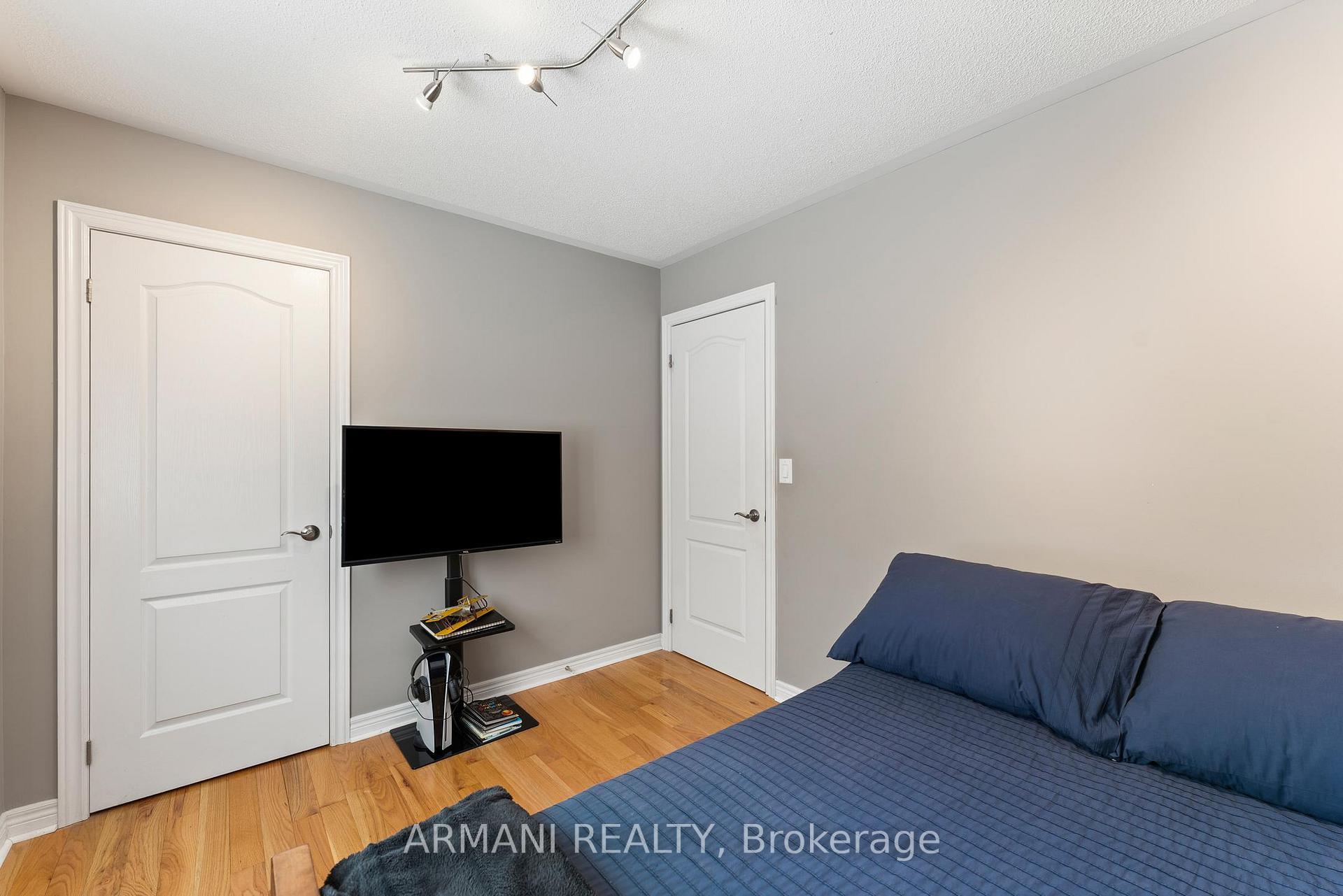 Photo 32 of 44 Alex Black Street, Vaughan, Patterson — HOMEH