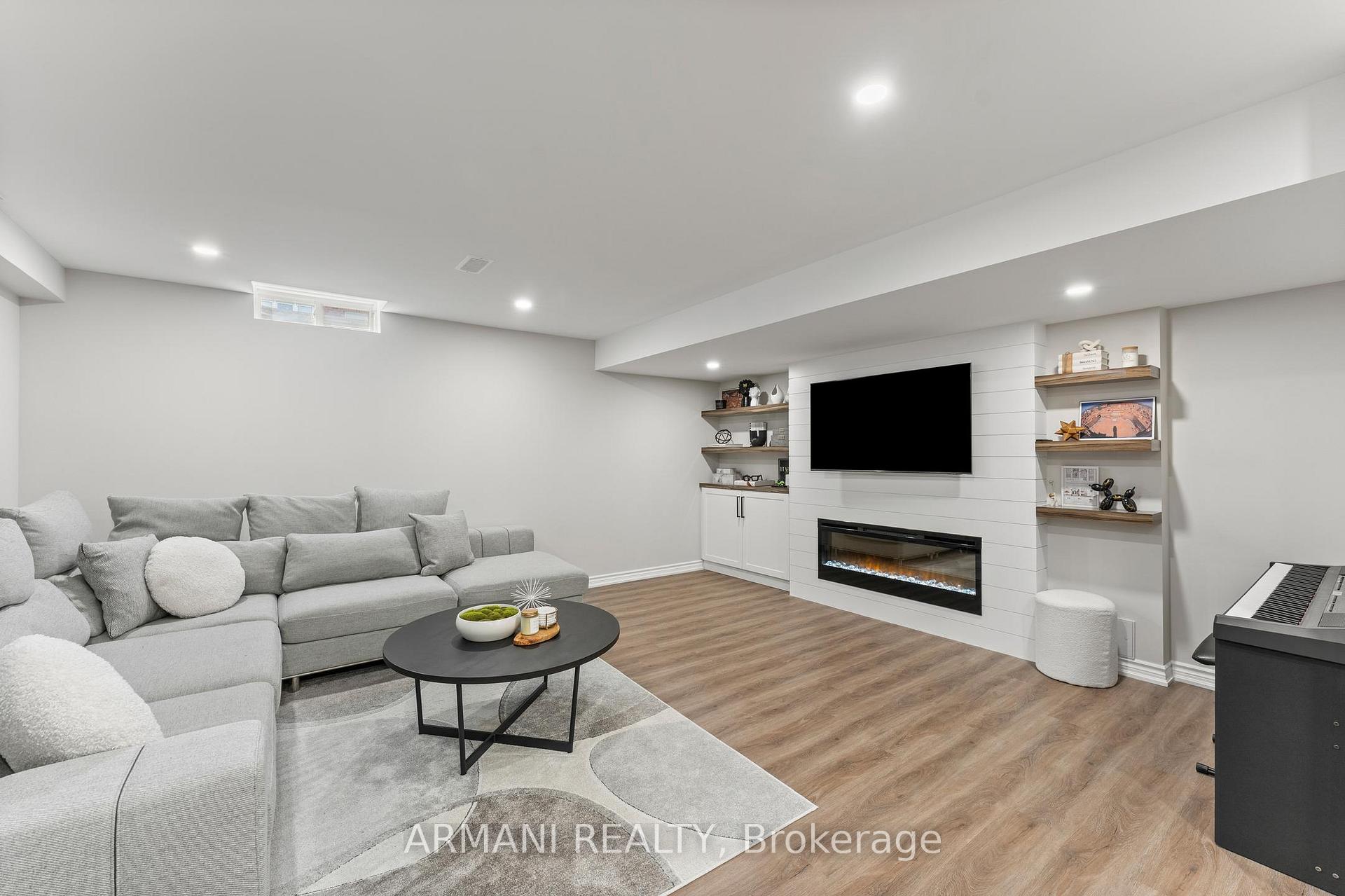 Photo 38 of 44 Alex Black Street, Vaughan, Patterson — HOMEH