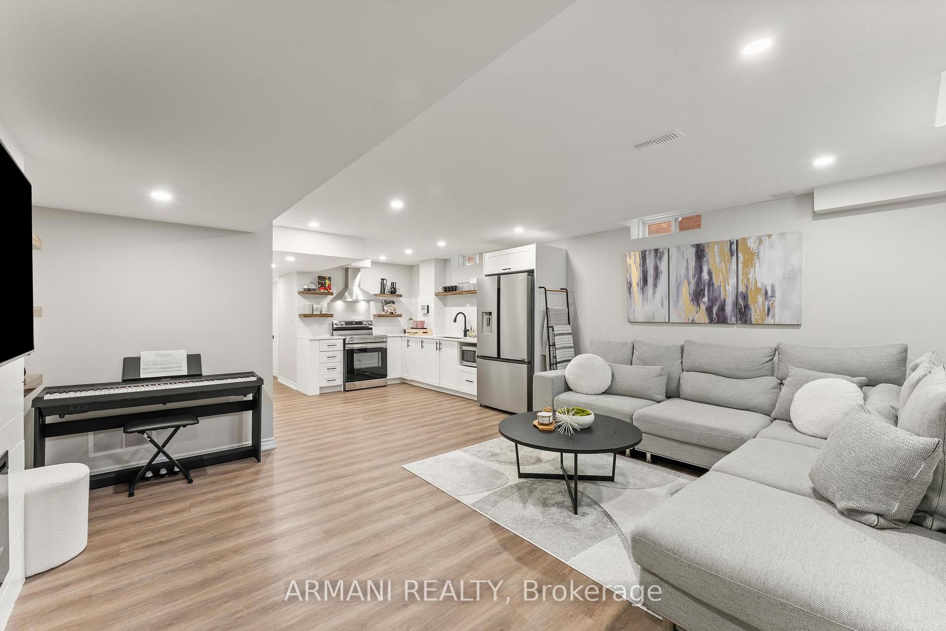 Photo 40 of 44 Alex Black Street, Vaughan, Patterson — HOMEH