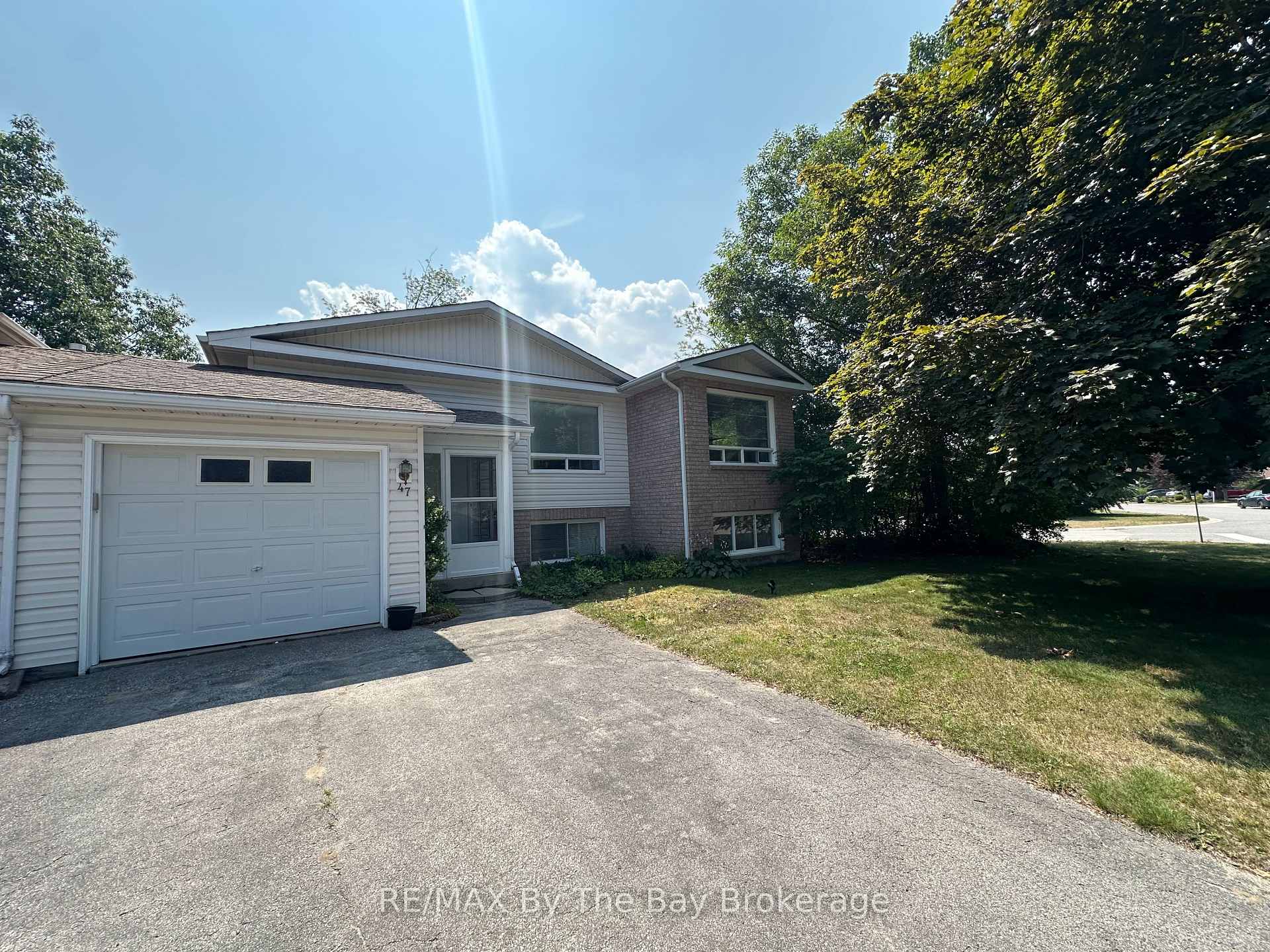 Photo 1 of 47 Dyer Drive, Wasaga Beach — HOMEH