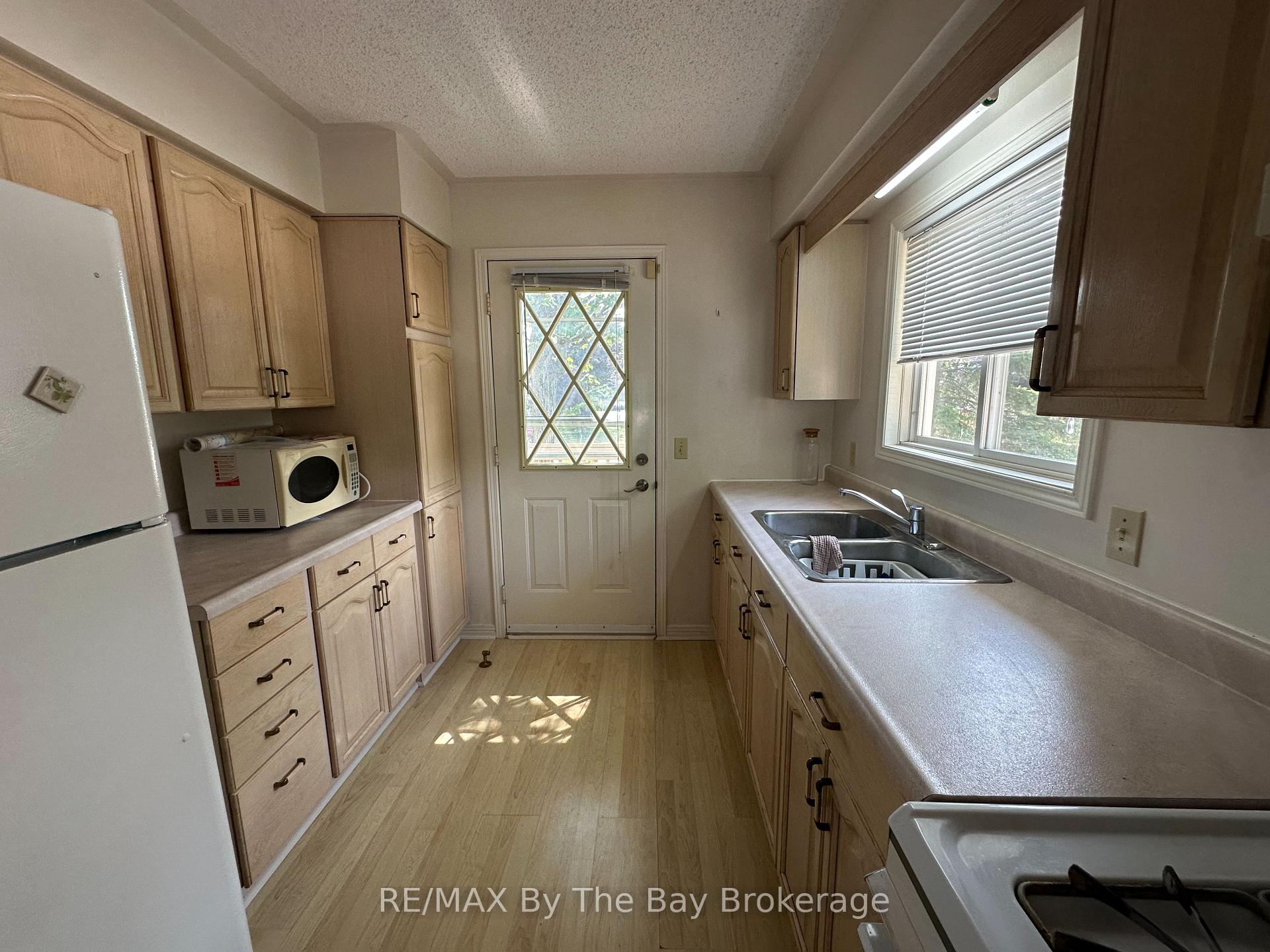 Photo 7 of 47 Dyer Drive, Wasaga Beach — HOMEH