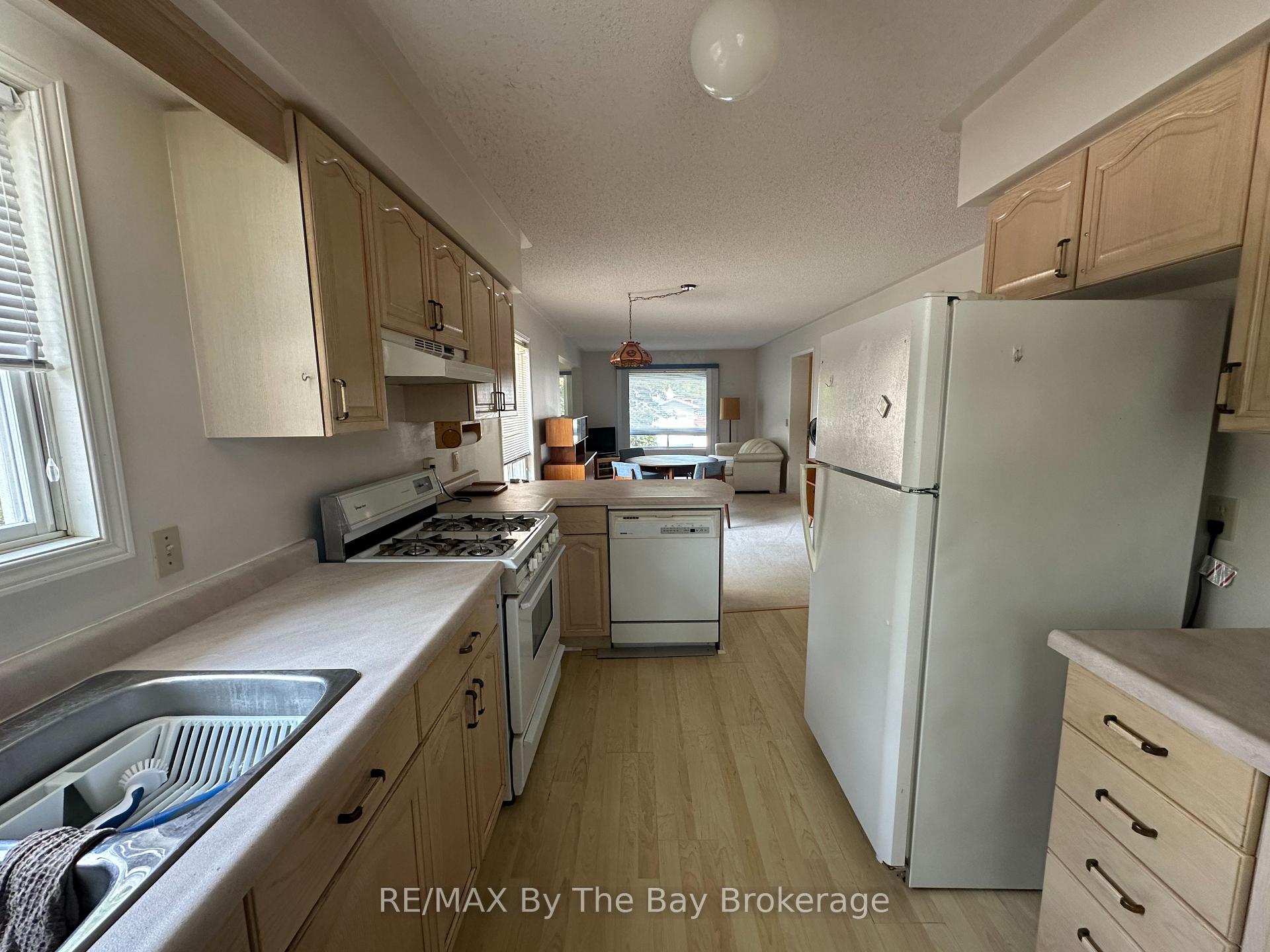Photo 8 of 47 Dyer Drive, Wasaga Beach — HOMEH