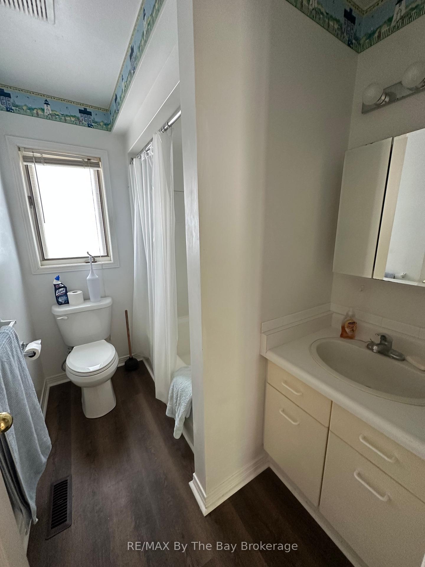 Photo 10 of 47 Dyer Drive, Wasaga Beach — HOMEH