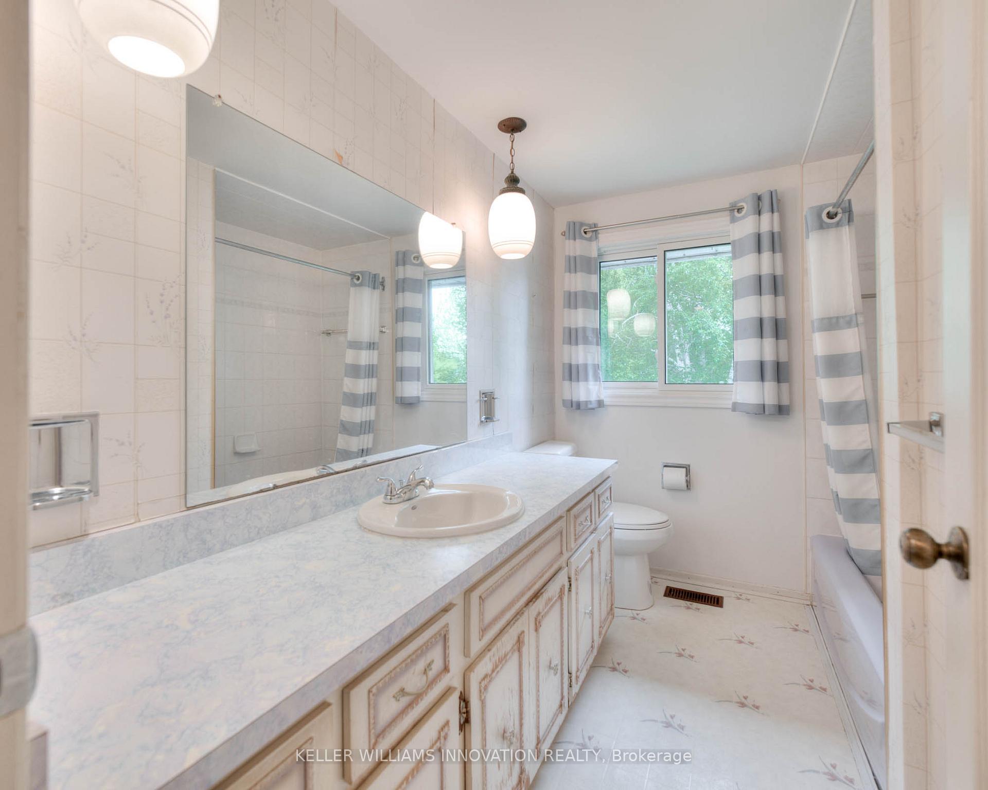 Photo 21 of 361 Coleridge Place, Waterloo — HOMEH