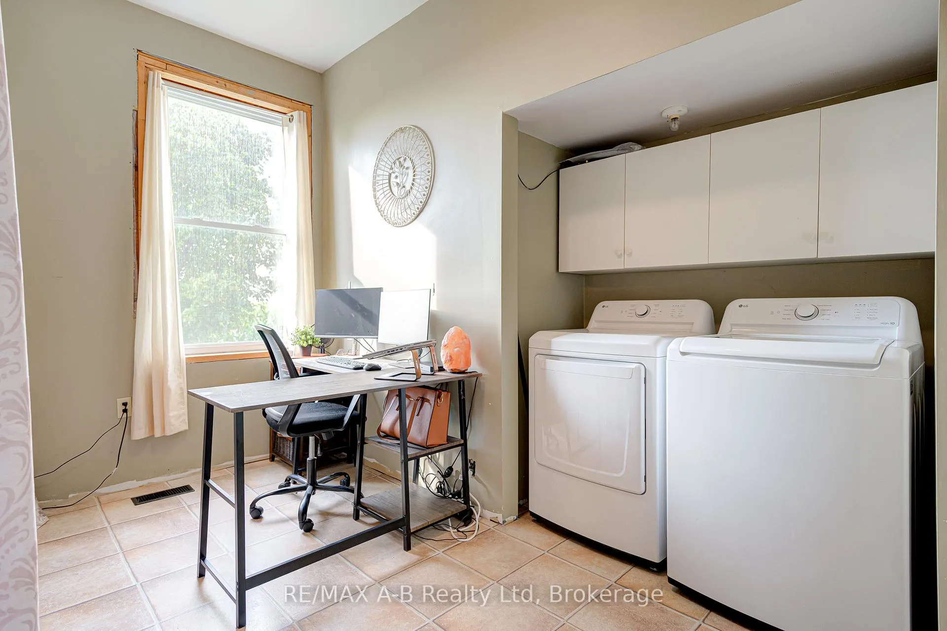 Photo 13 of 6355 Perth Rd 55 Line, West Perth, Logan — HOMEH